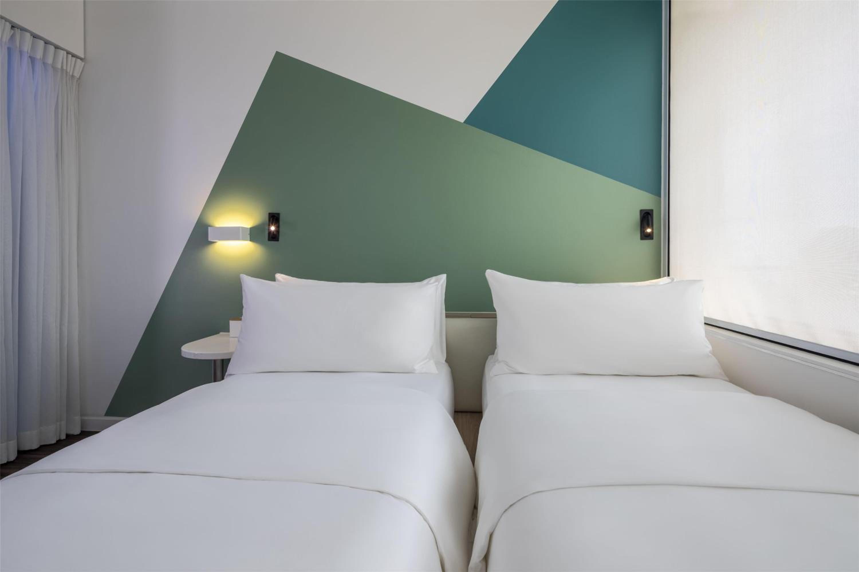 Twin Room - Photo 4