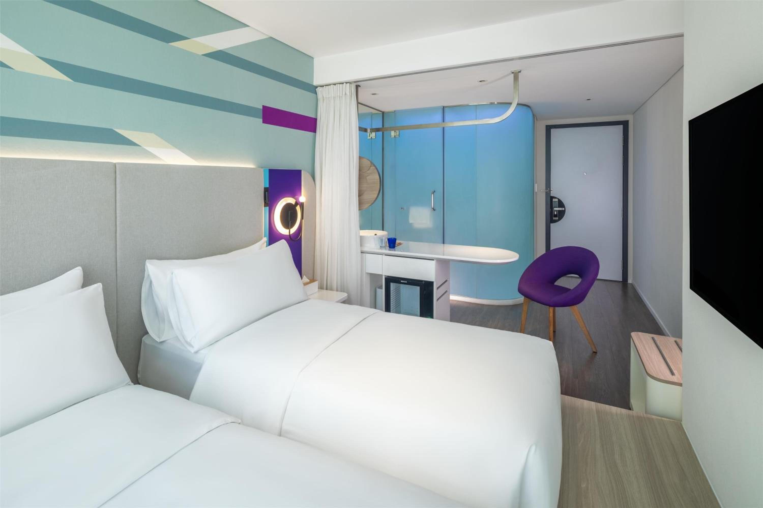 Twin Room - Photo 10