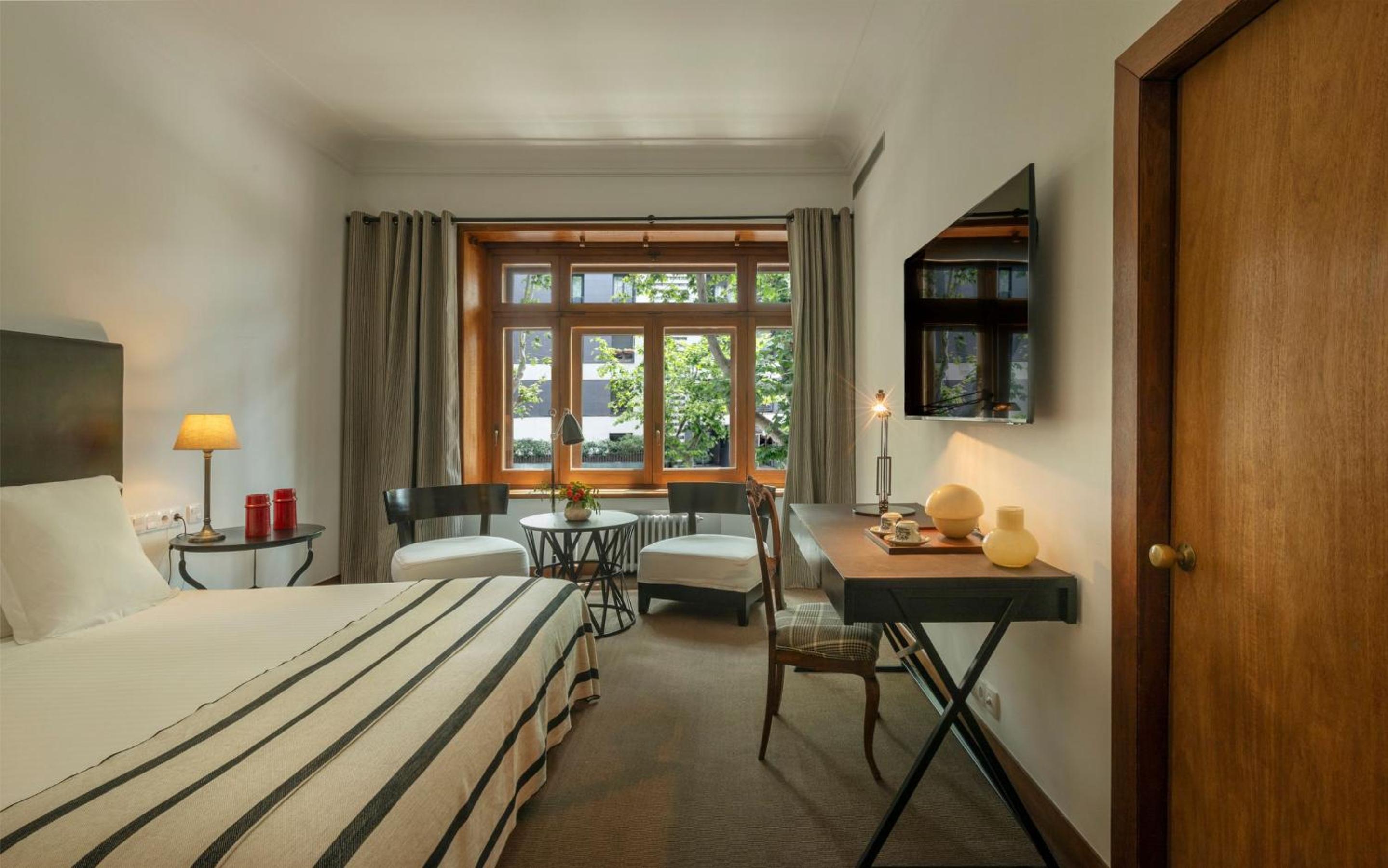 Medium Double Room