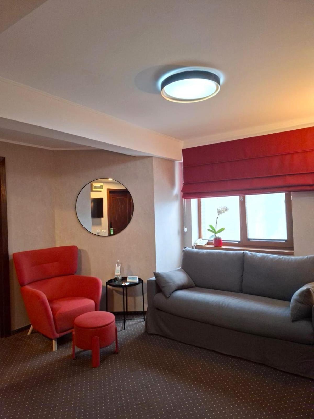 One-Bedroom Suite photo 2
