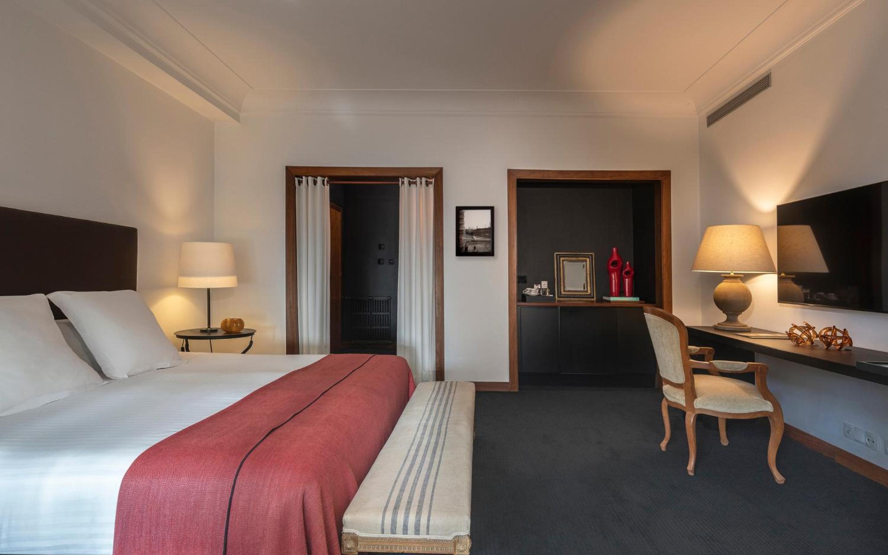 Large Double Room Large Double Room