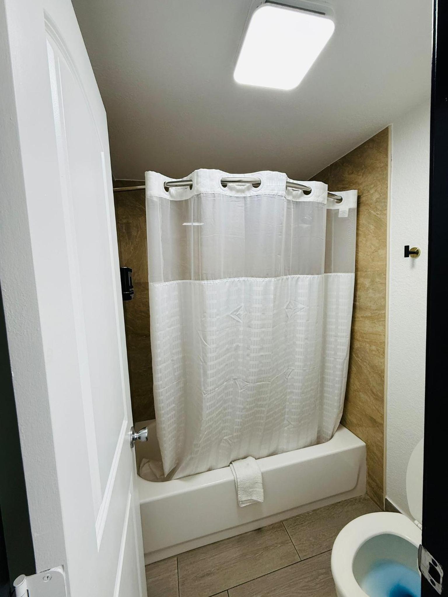 Budget Double Room photo 2