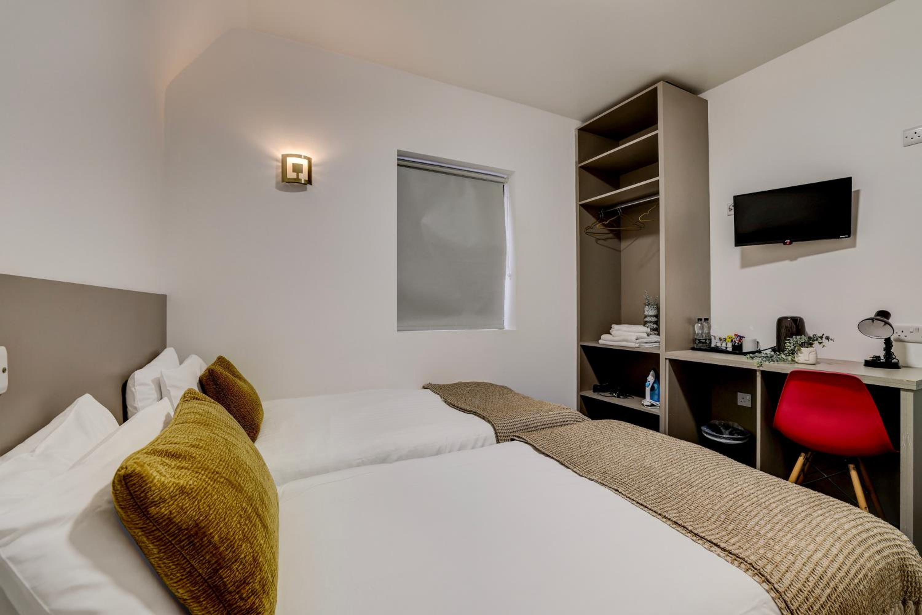 Standard Twin Room photo 3