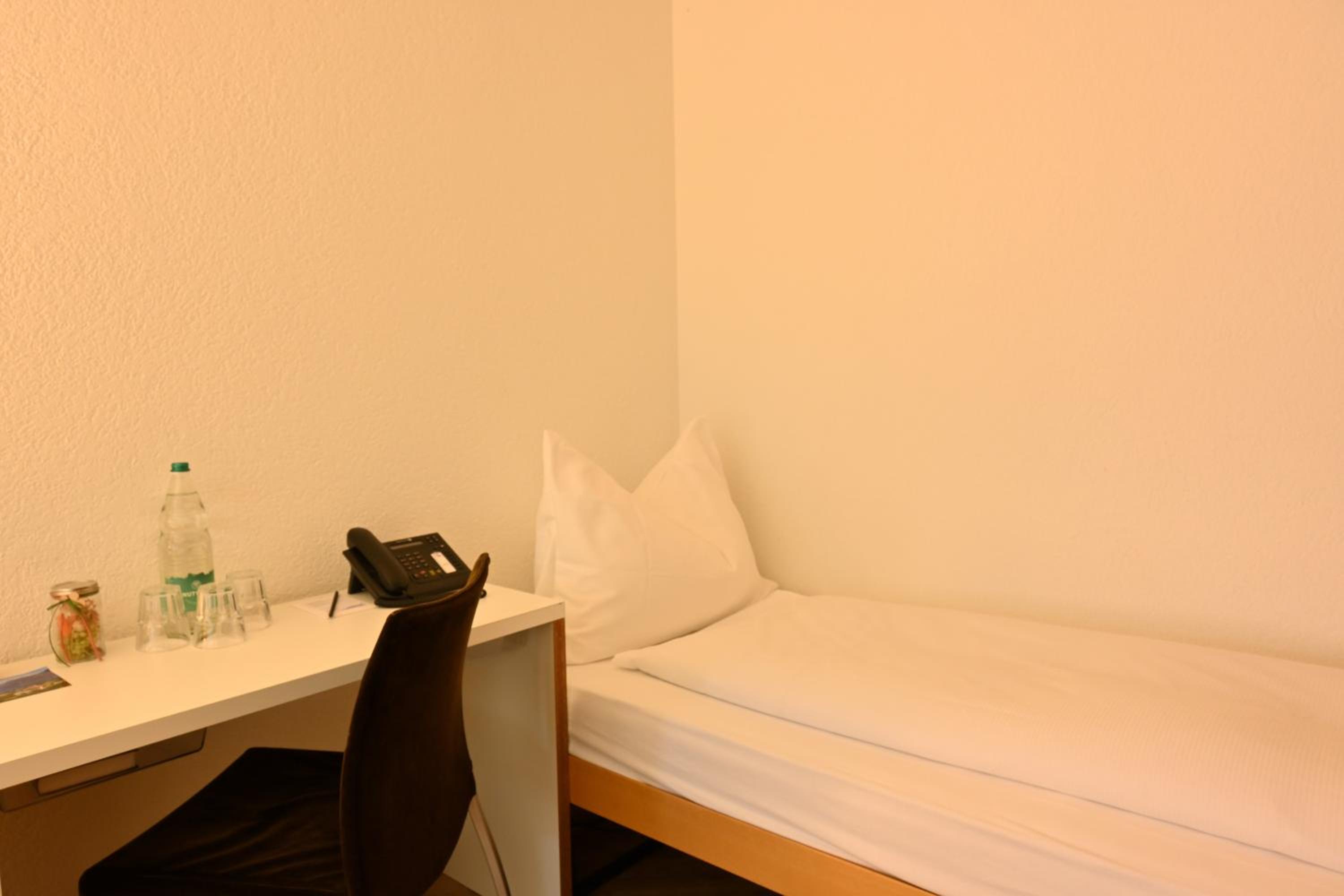 Standard Triple Room photo 2