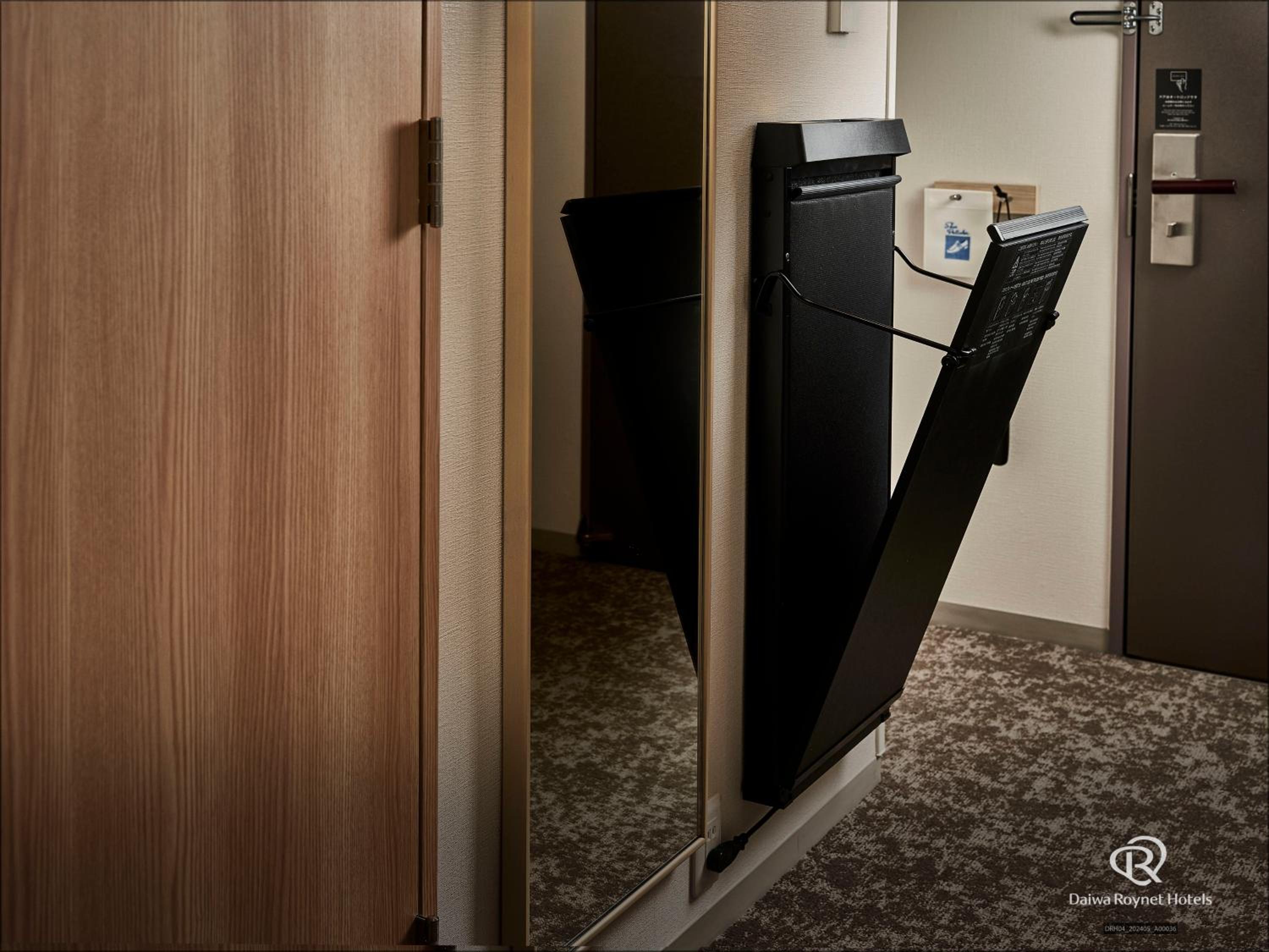 Corner Double Room - Non-Smoking - Photo 4