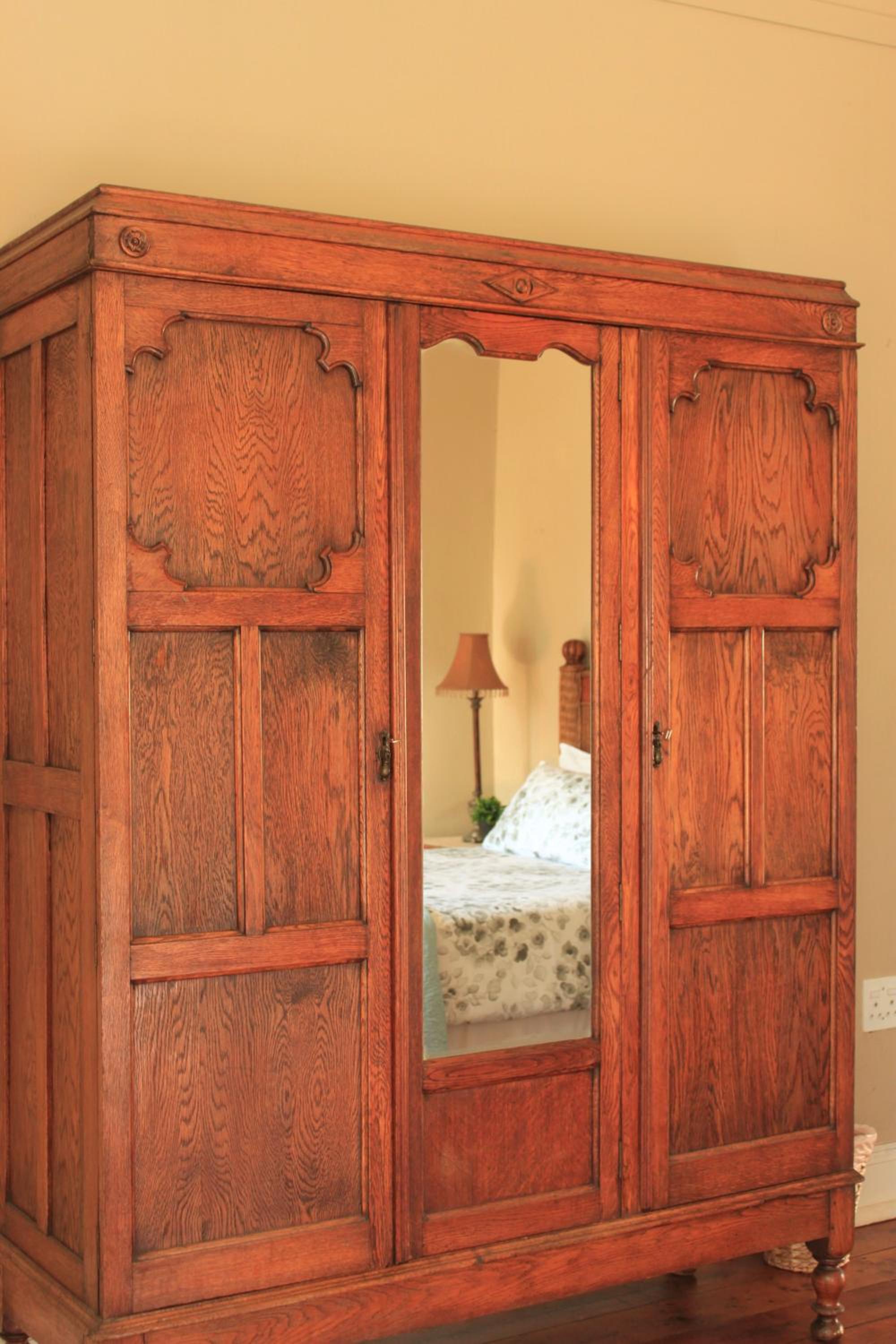 Budget Double Room - Photo 9