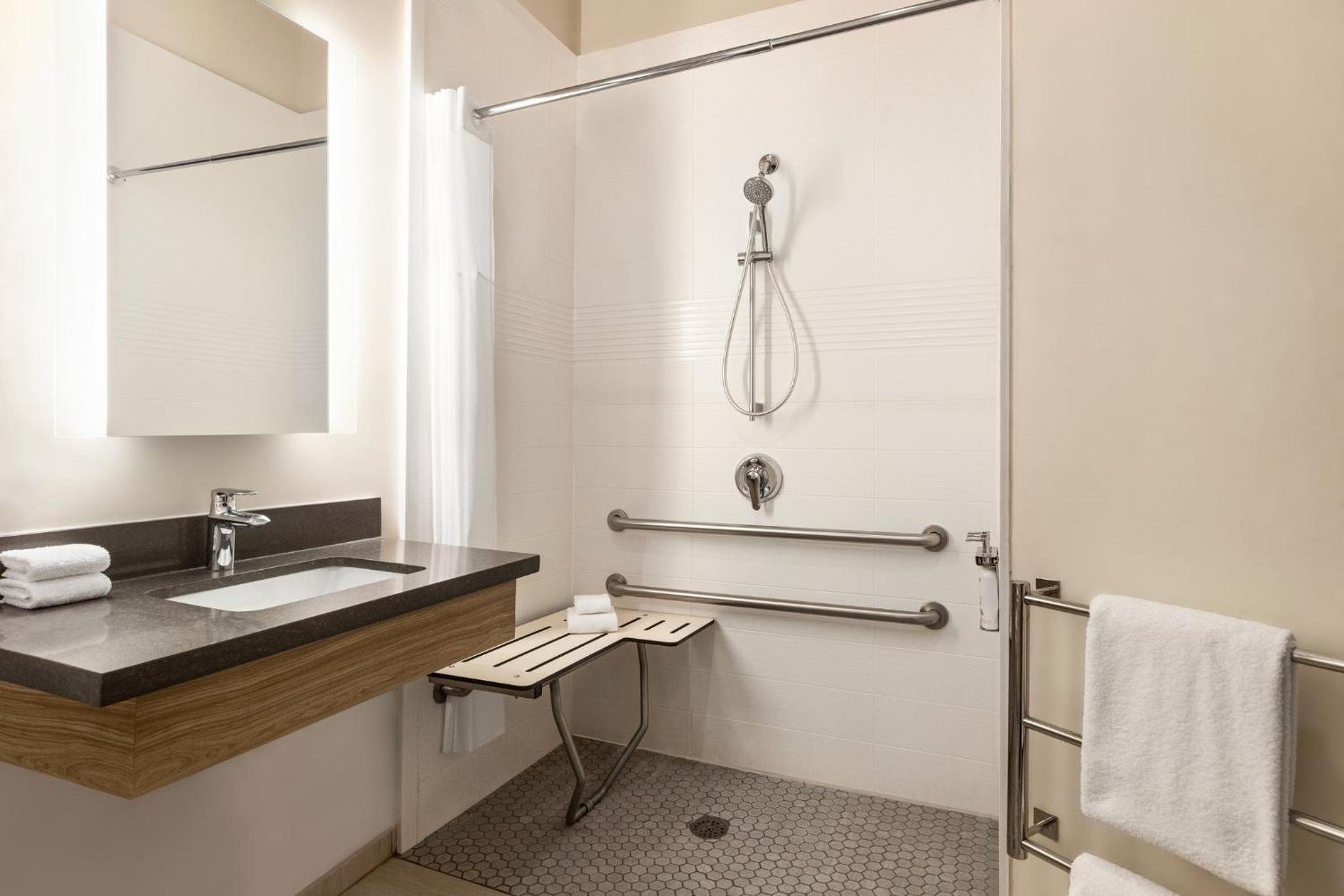 King Studio with Shower - Communications and Mobility Access - Photo 4