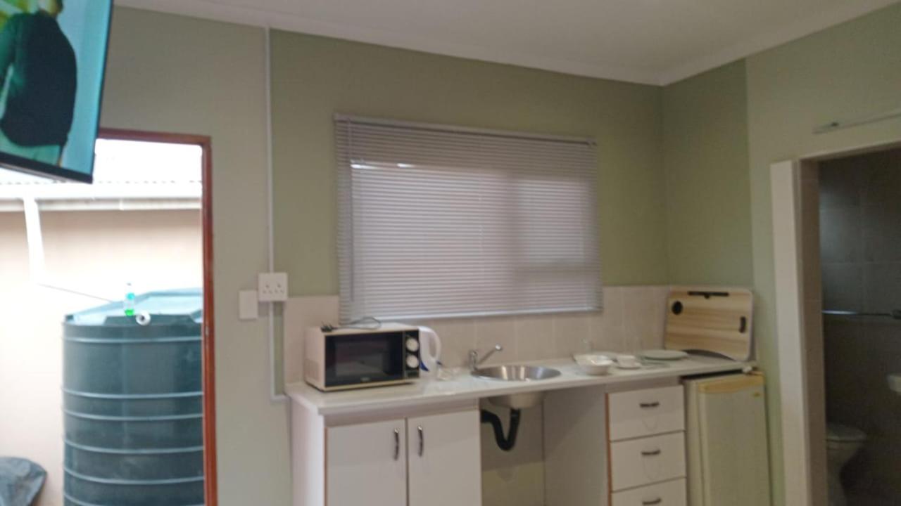 Deluxe King Room - Photo 2