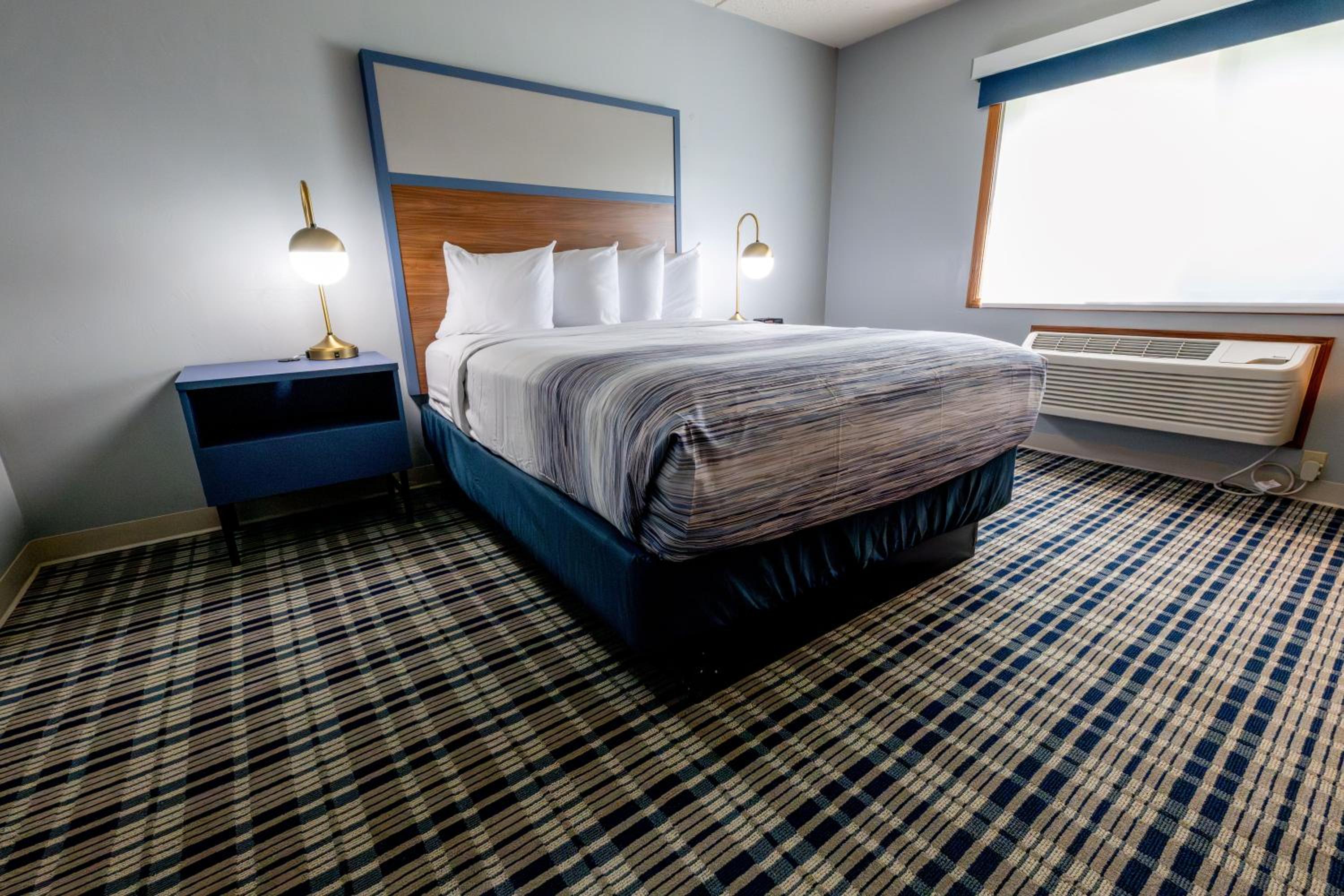 Queen Room - Mobility Access/Non-Smoking