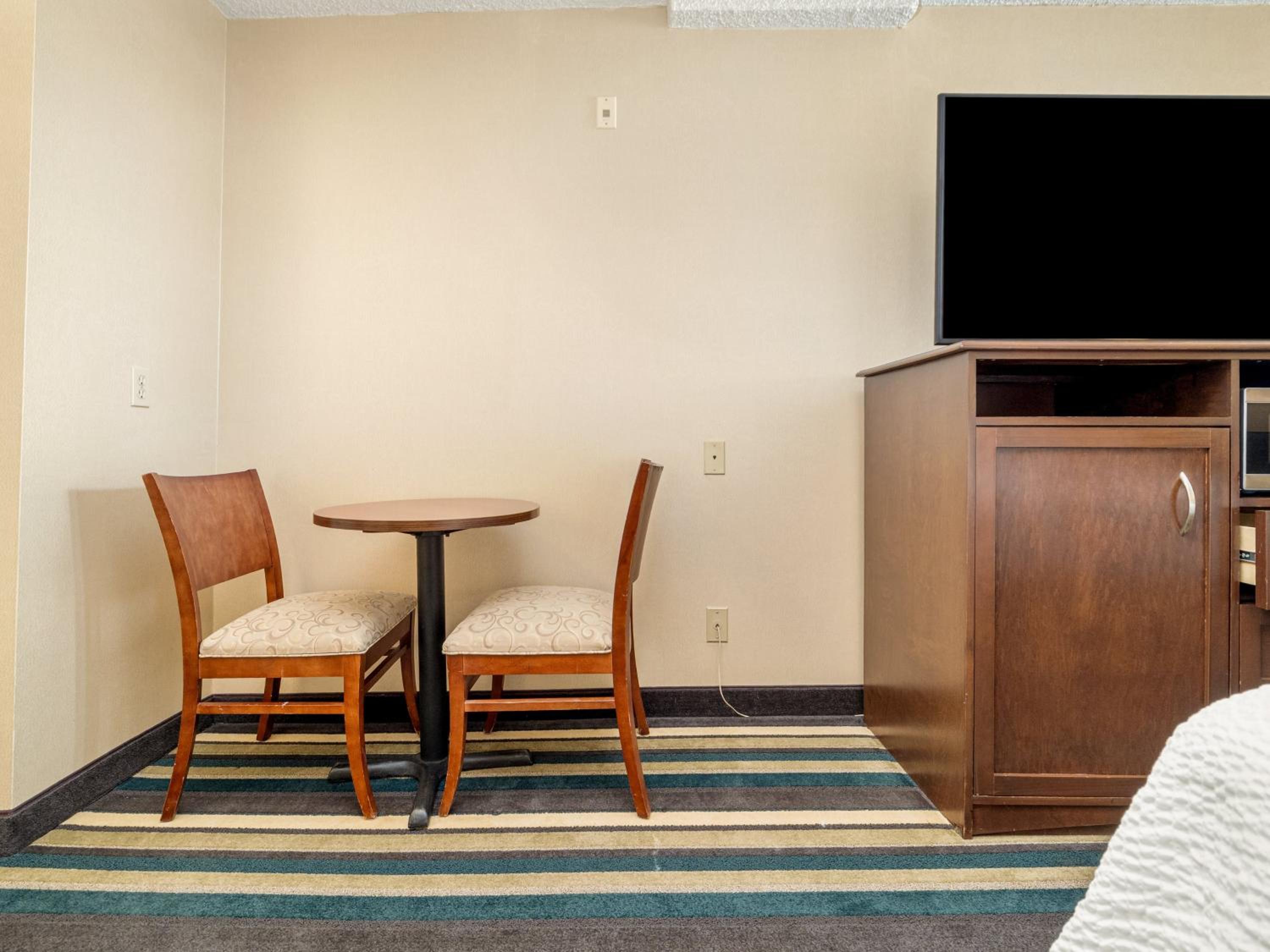 Standard Room - Non-Smoking - Photo 3