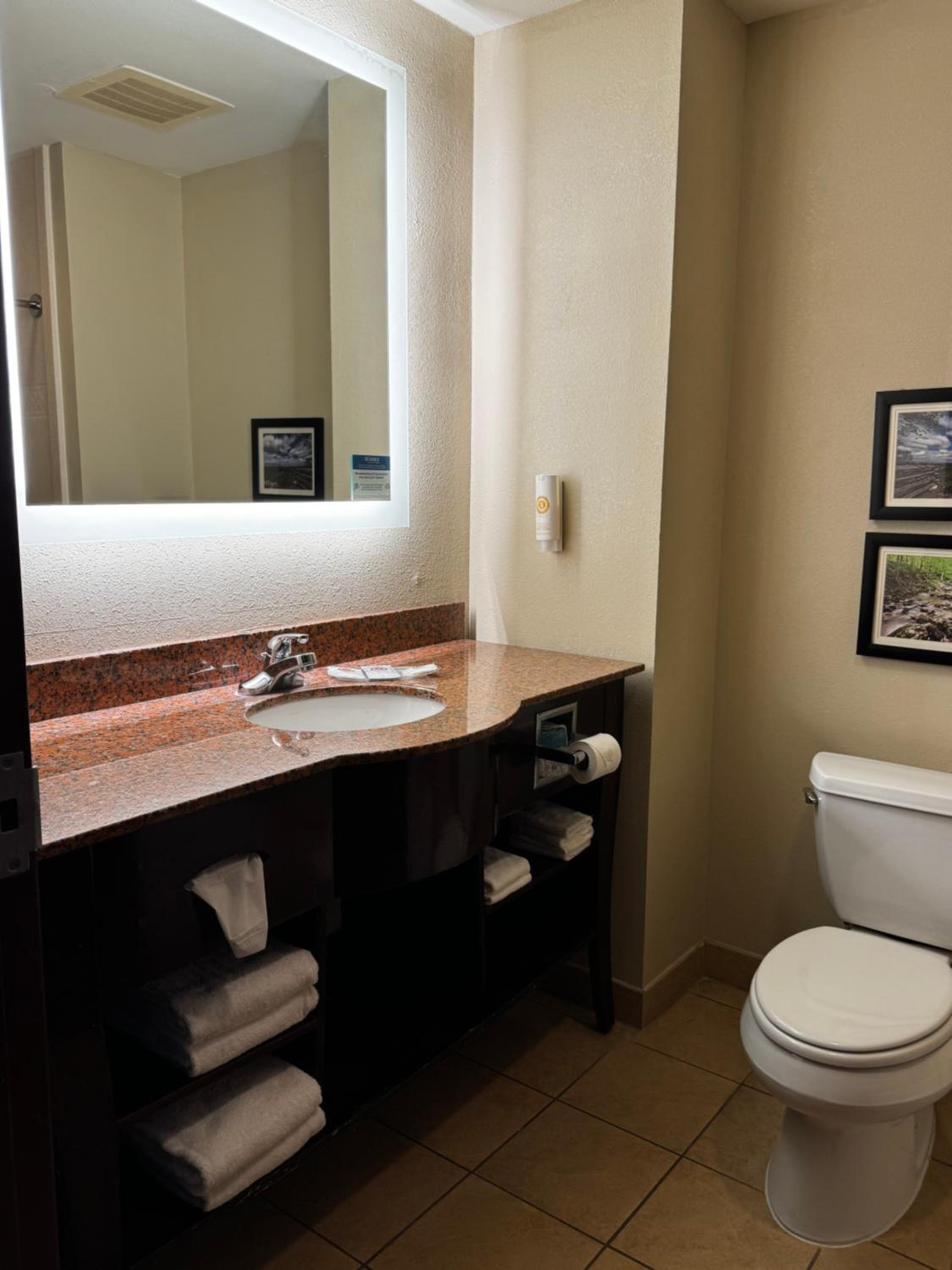 Single Room with Bath photo 2