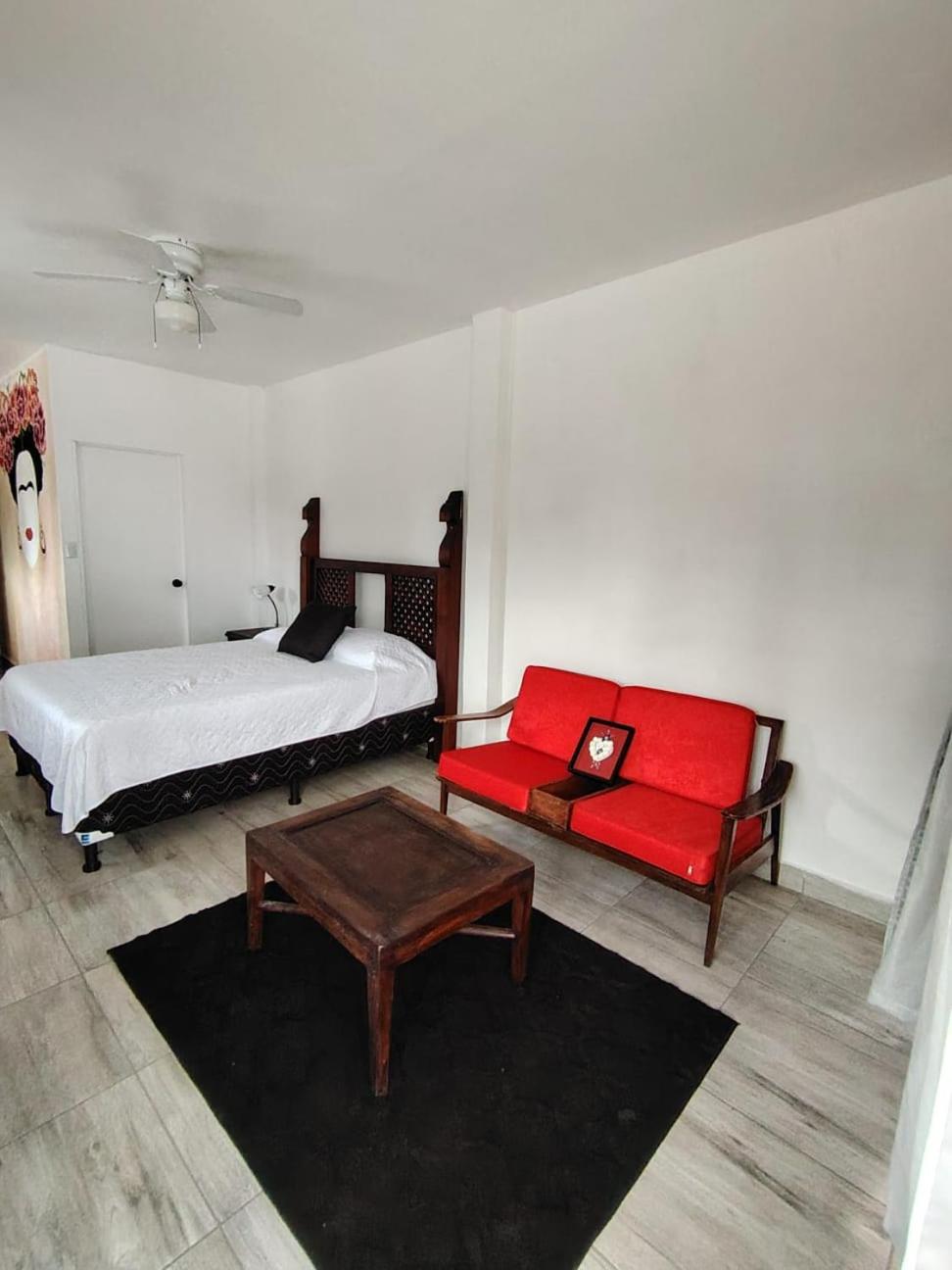 Deluxe One-Bedroom Apartment with Ocean View