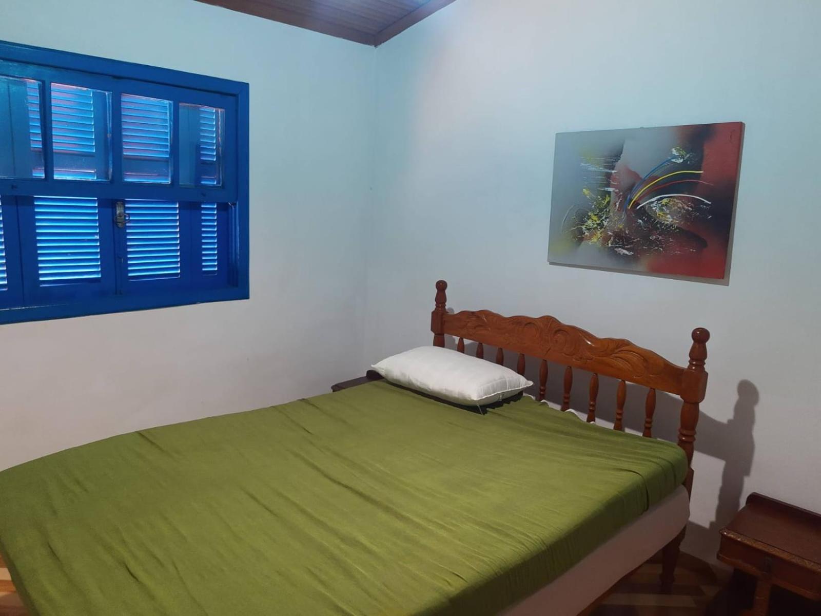 Eight-Bedroom House photo 2