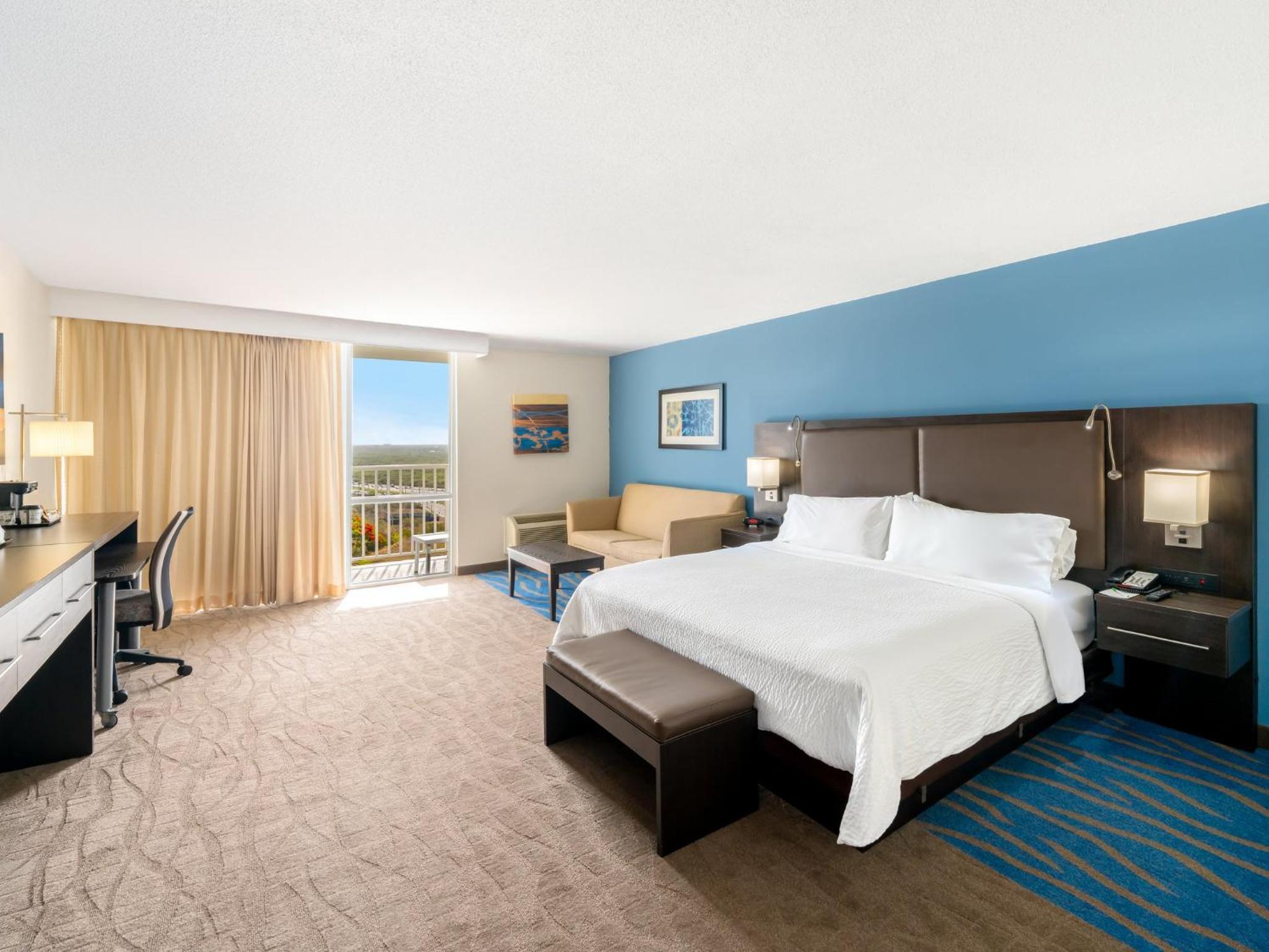 King Suite with Sofa Bed and City View - Photo 6