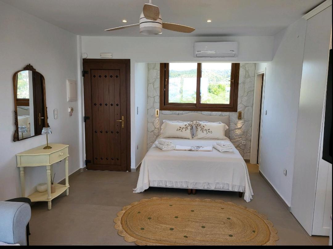 Studio with Sea View