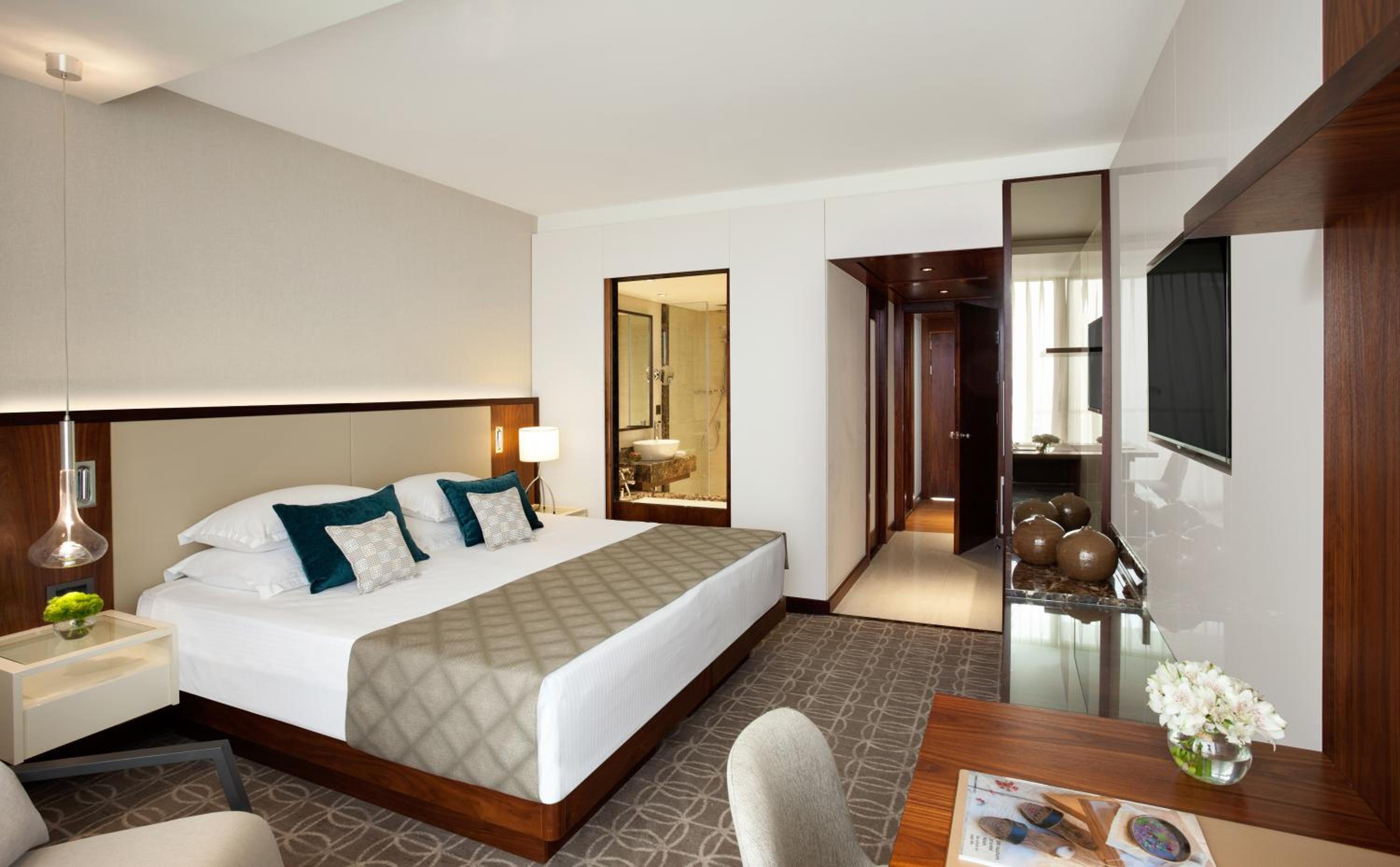 Royal Suite - Photo 2