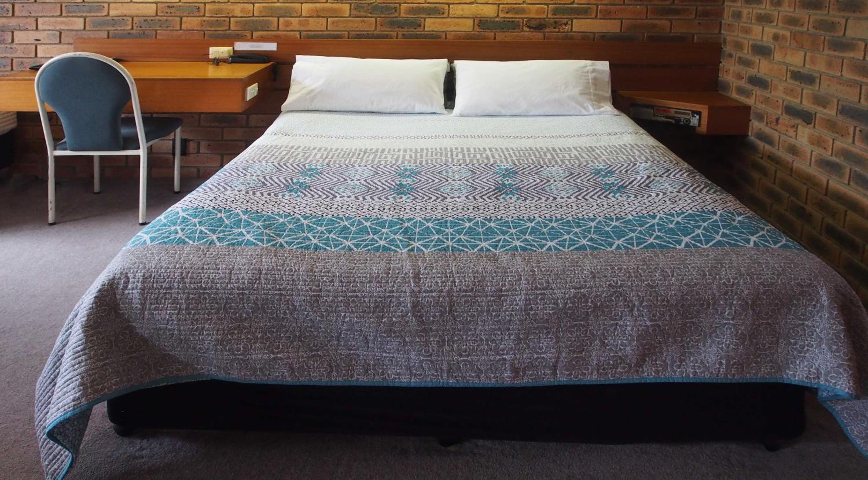 Queen Room - Photo 9