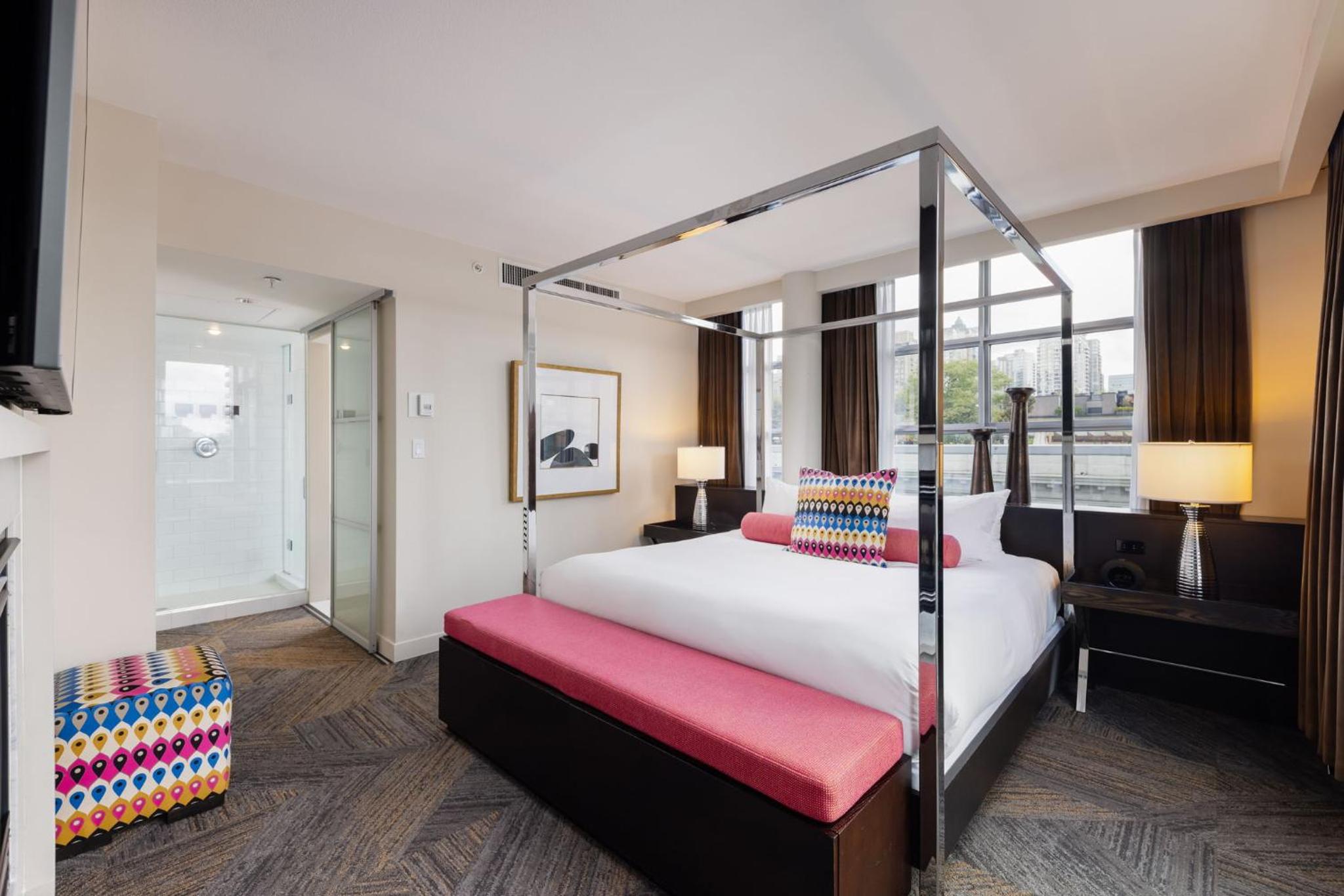 Opus Signature Two Bedroom Suite - Photo 4
