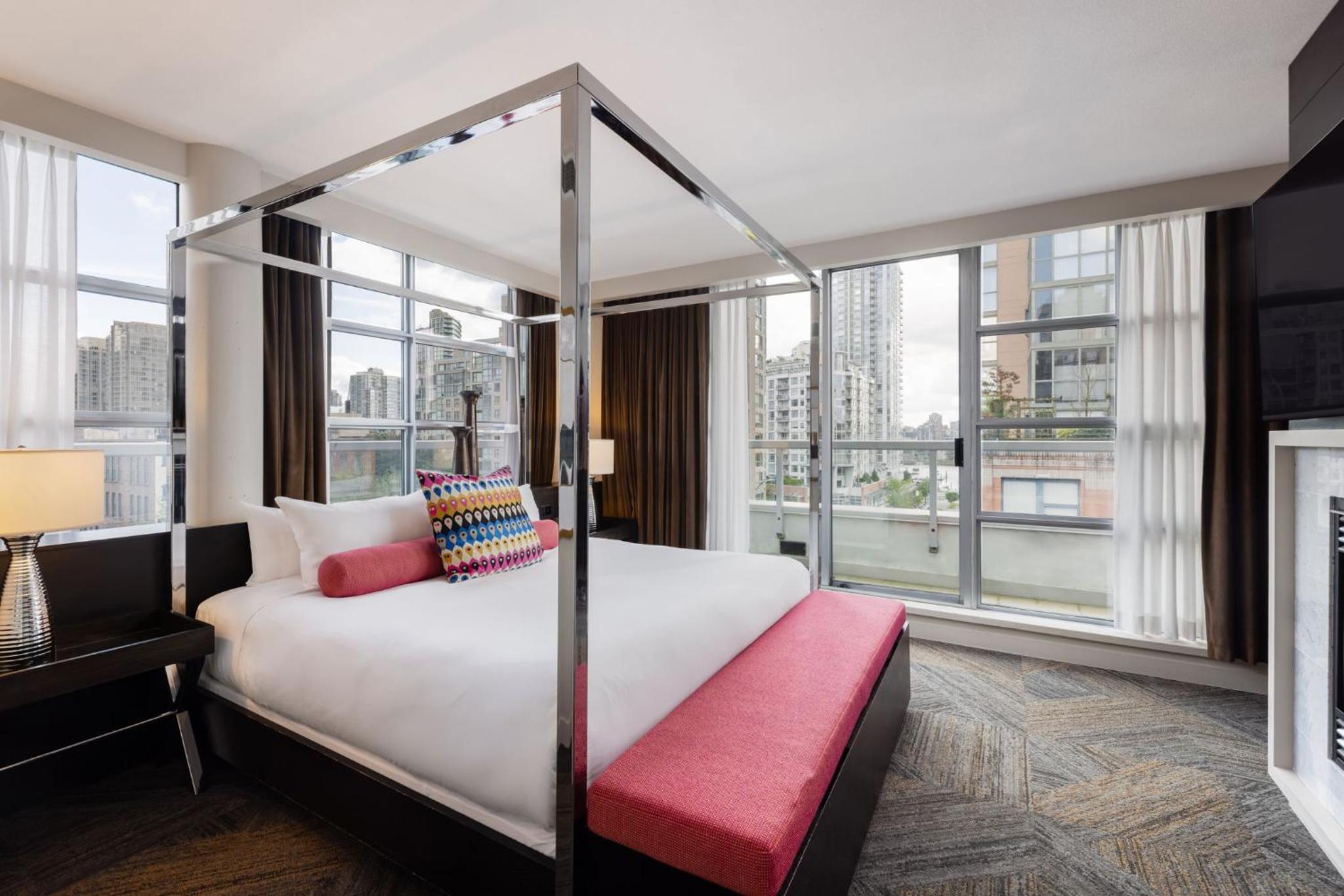 Opus Signature Two Bedroom Suite - Photo 3