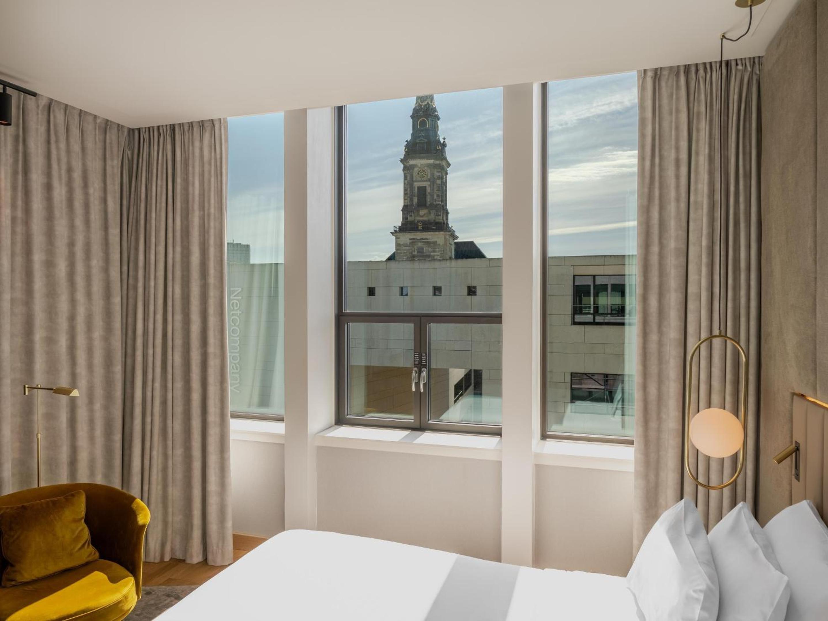 Premium Corner Room thumbnail 5