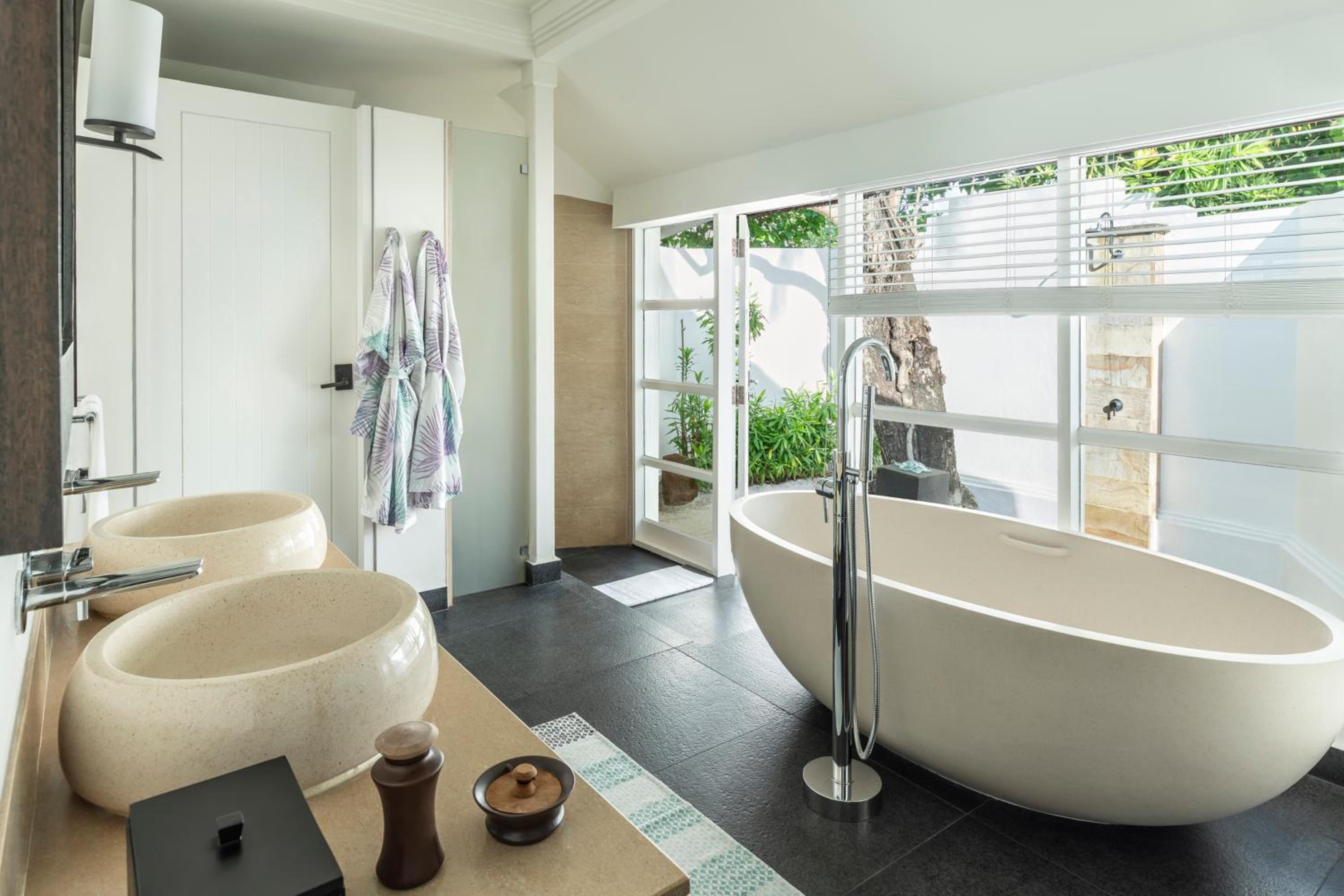 Two Bedroom Beach Pavilion With Pool - Room Rate inclusive of breakfast for 4 adults, Four Seasons Resort Maldives at Kuda Huraa