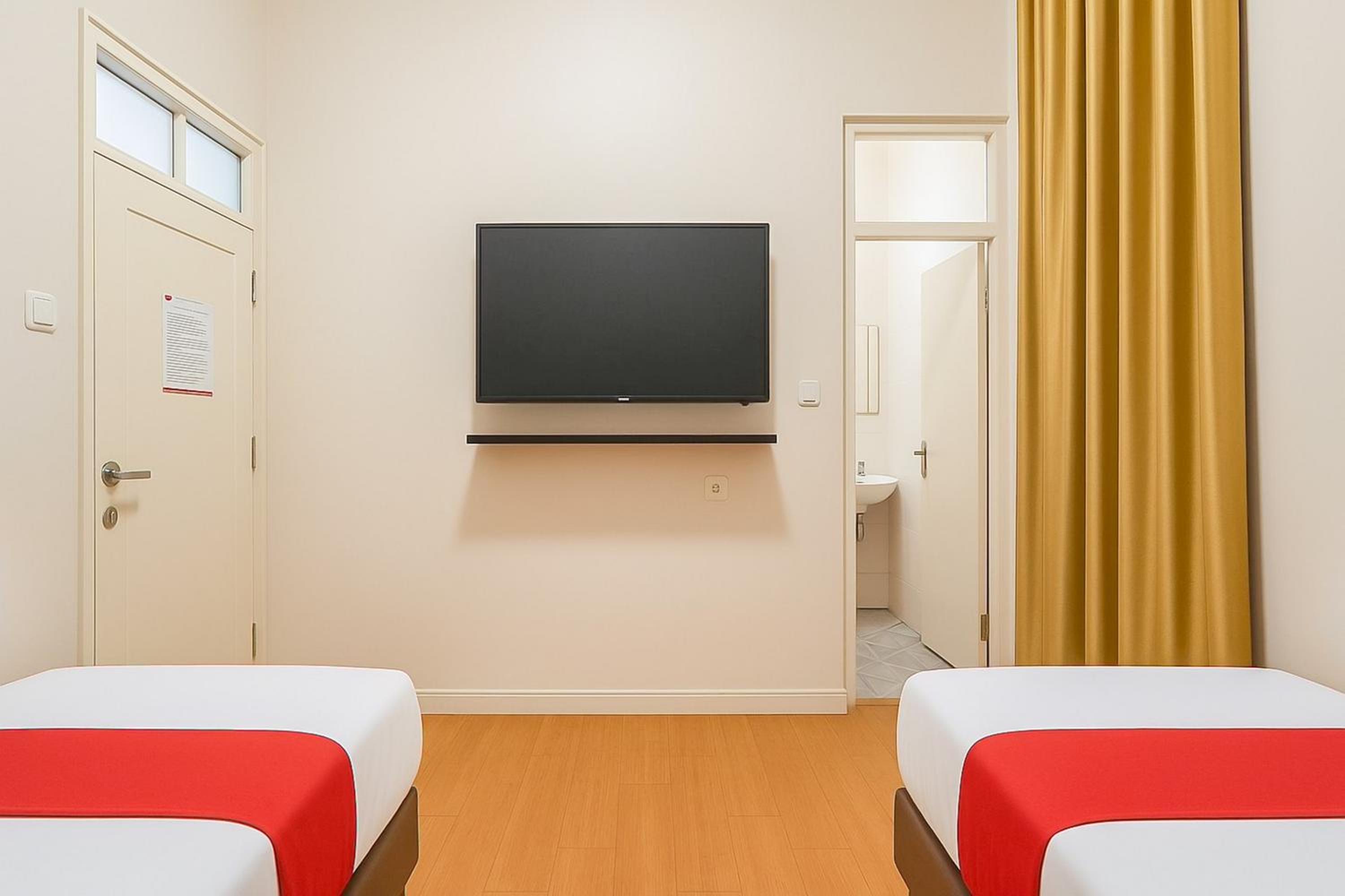 Standard Twin Room - Photo 4