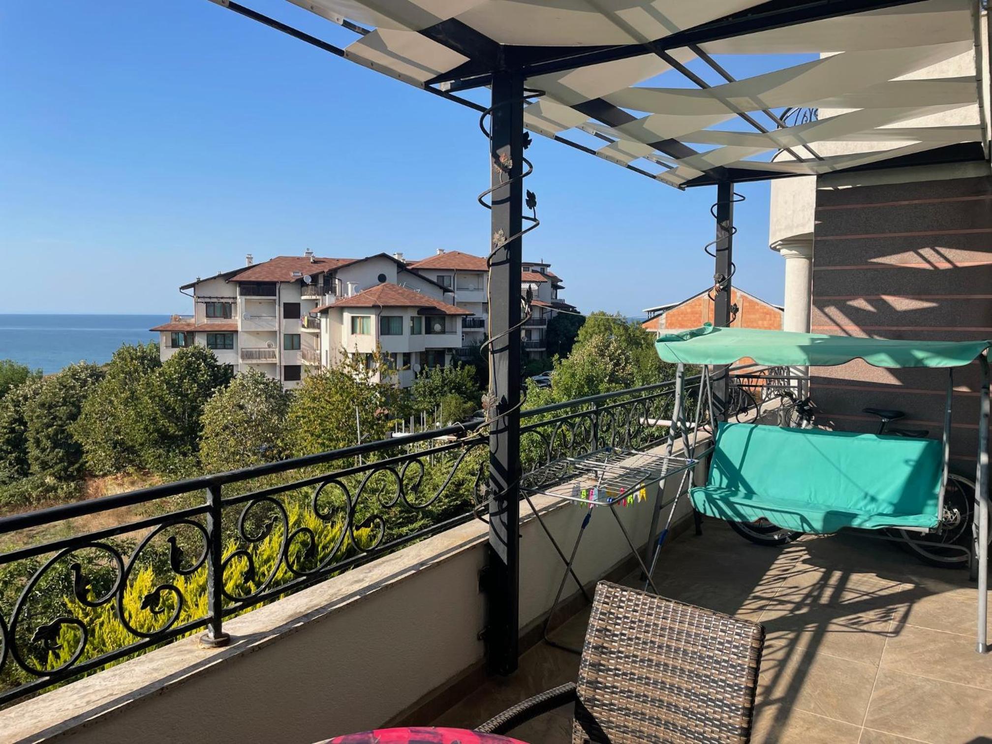 One-Bedroom Apartment with Sea View and Terrace photo 2
