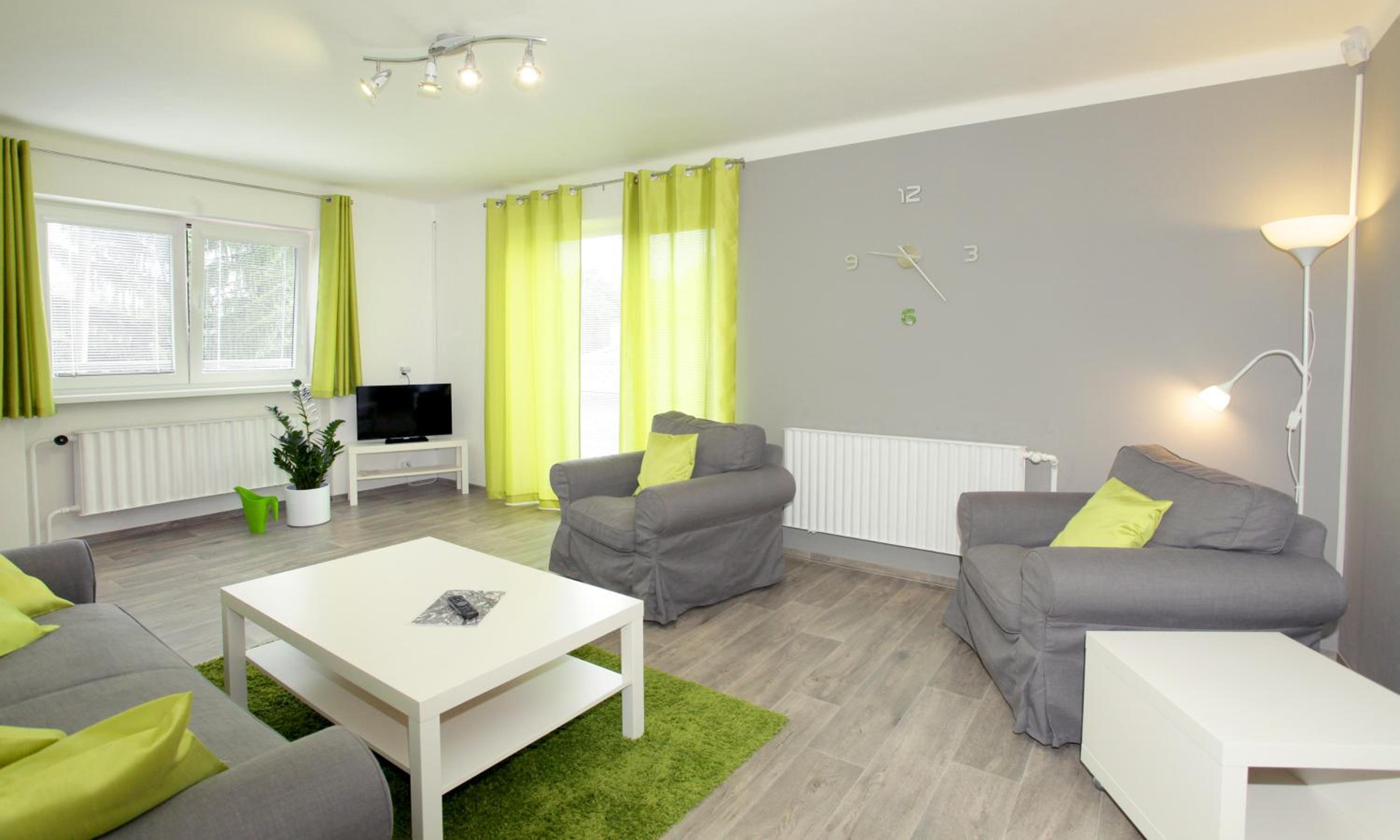Apartment photo 2
