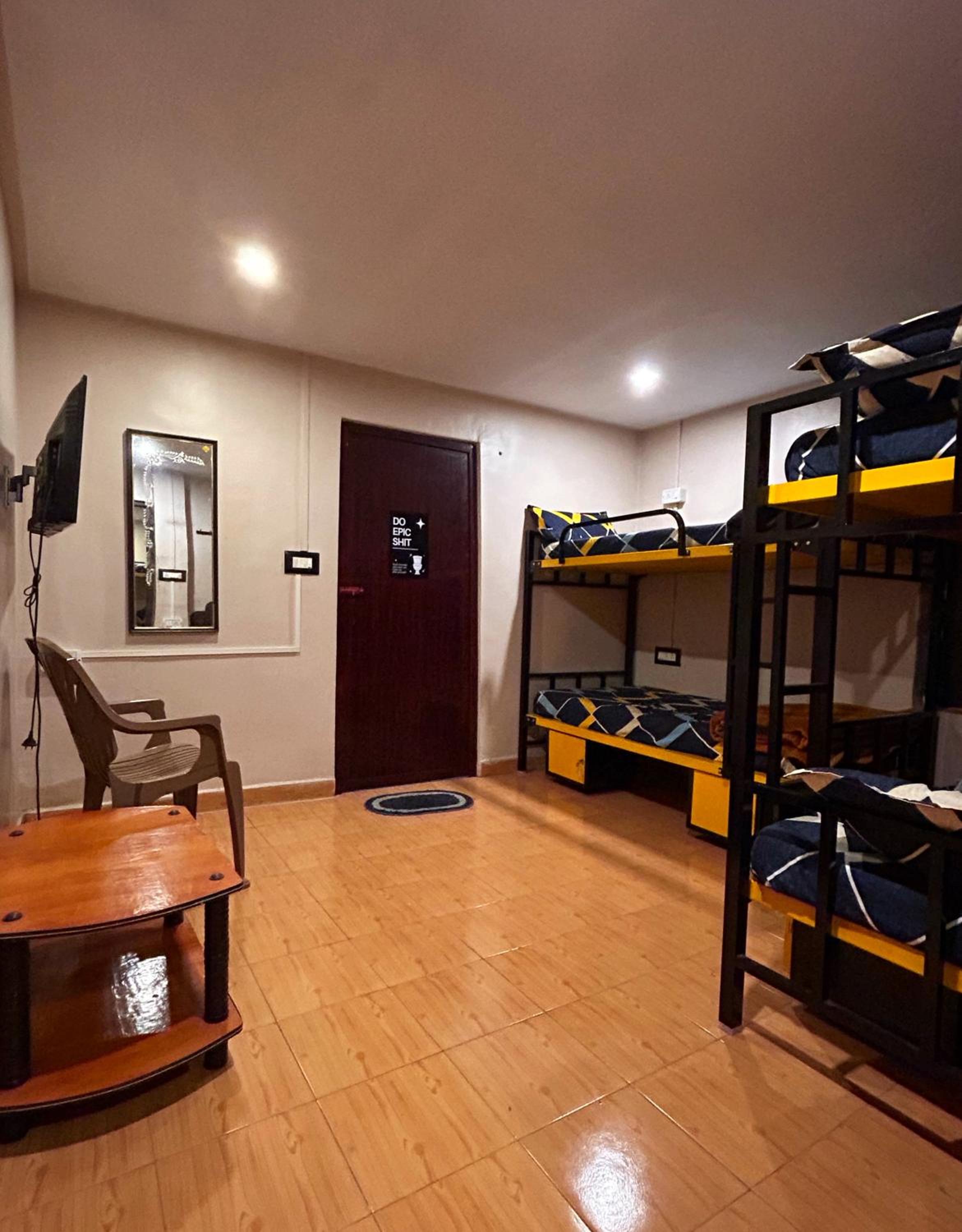 Bed in 8-Bed Mixed Dormitory Room photo 2