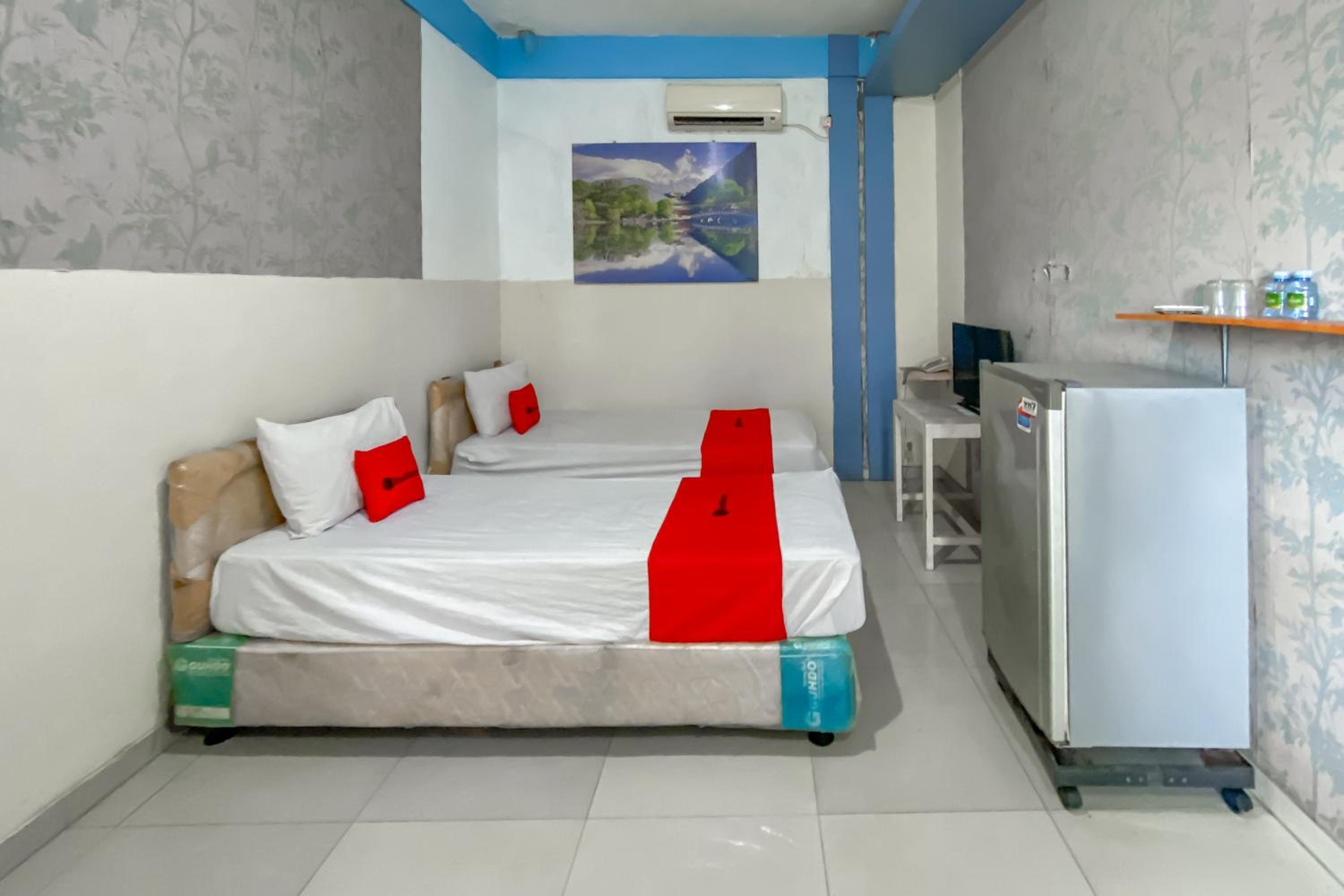 Standard Twin Room photo 2