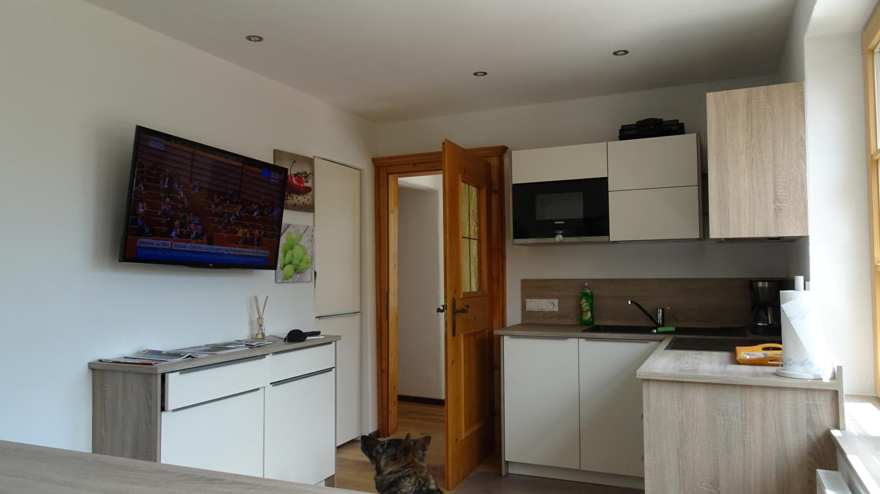 Double Room with Shared Bathroom photo 3