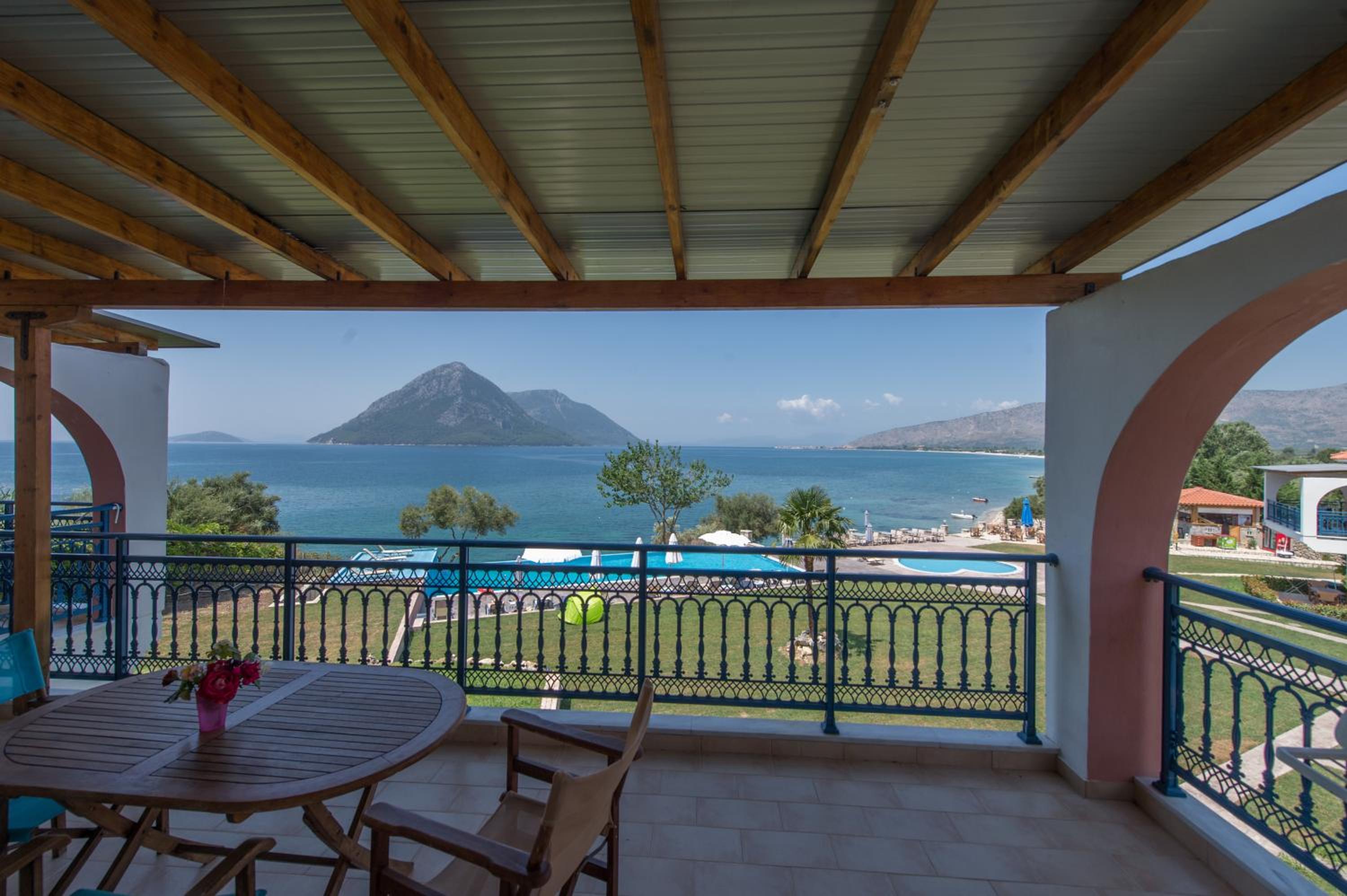 One-Bedroom Apartment with Sea and Pool View - 1st floor photo 1