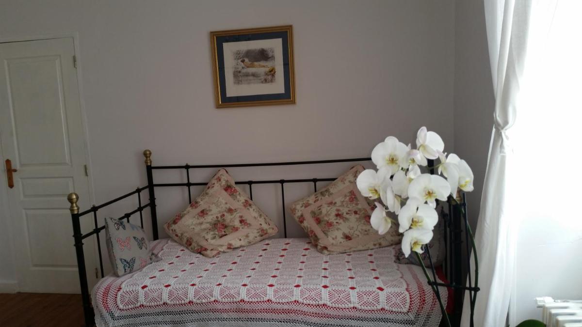 Double Room with Private Bathroom - Photo 3