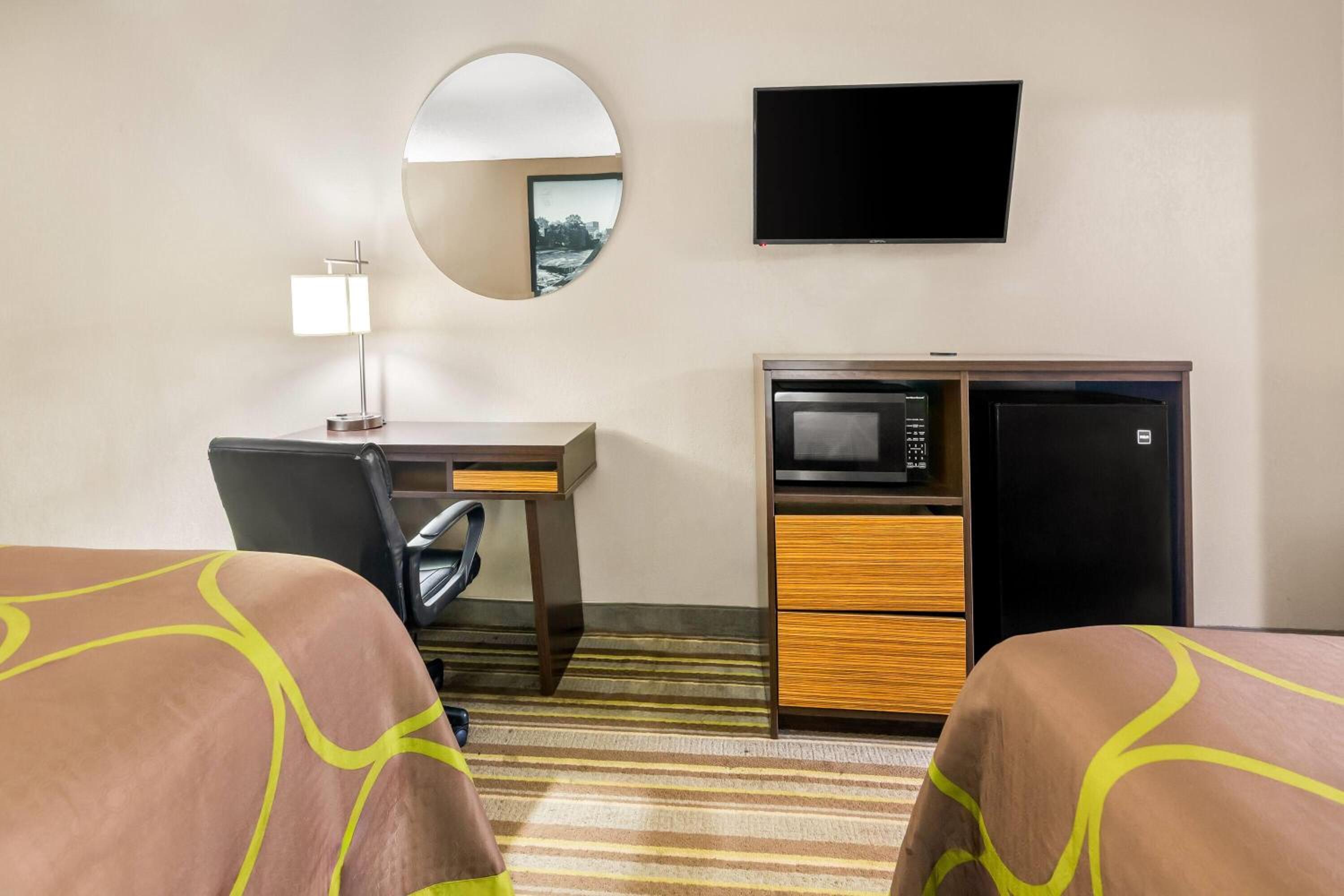 Double Room with Two Double Beds - Non-Smoking - Photo 6