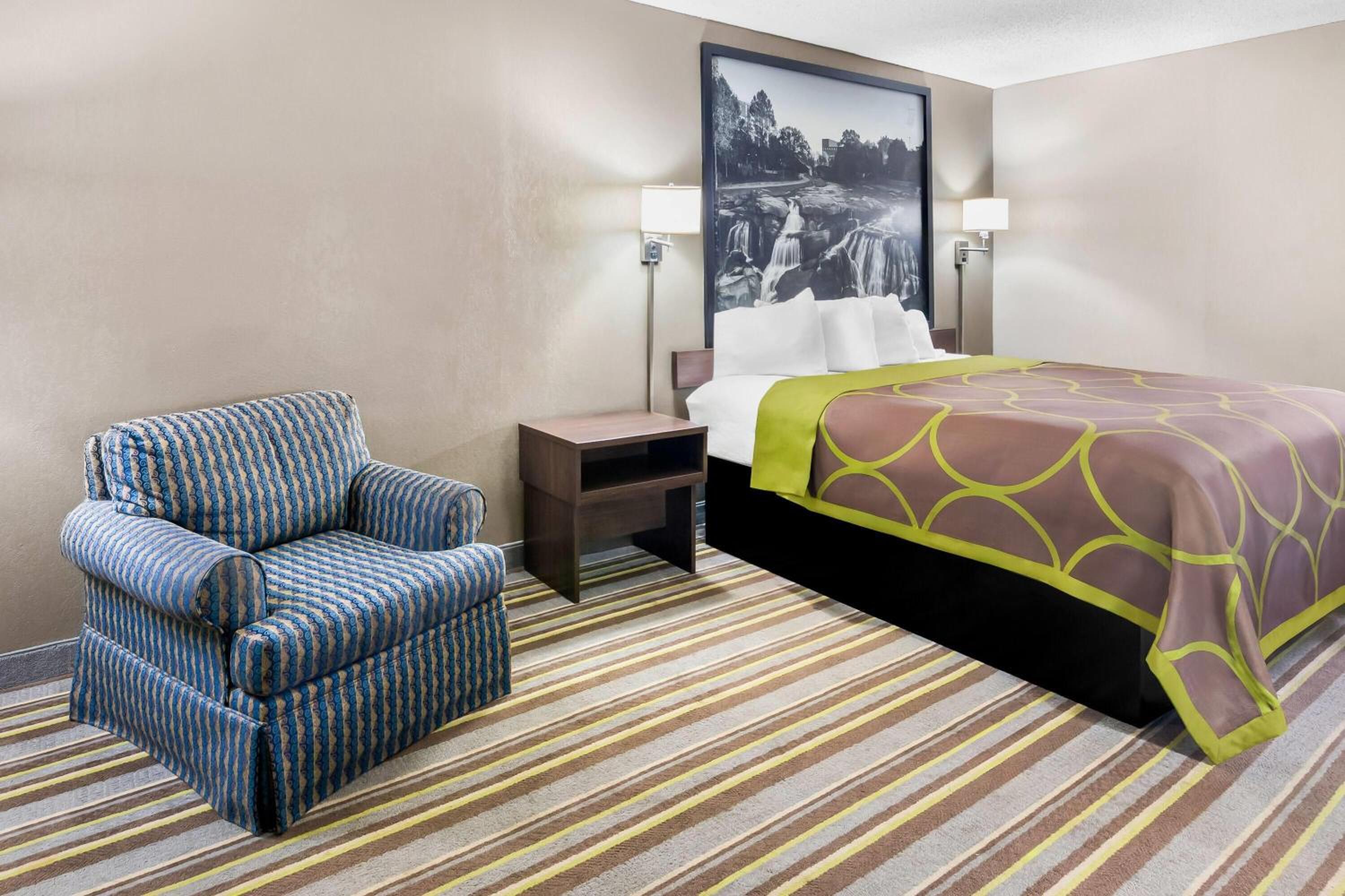 King Room - Non-Smoking - Photo 5