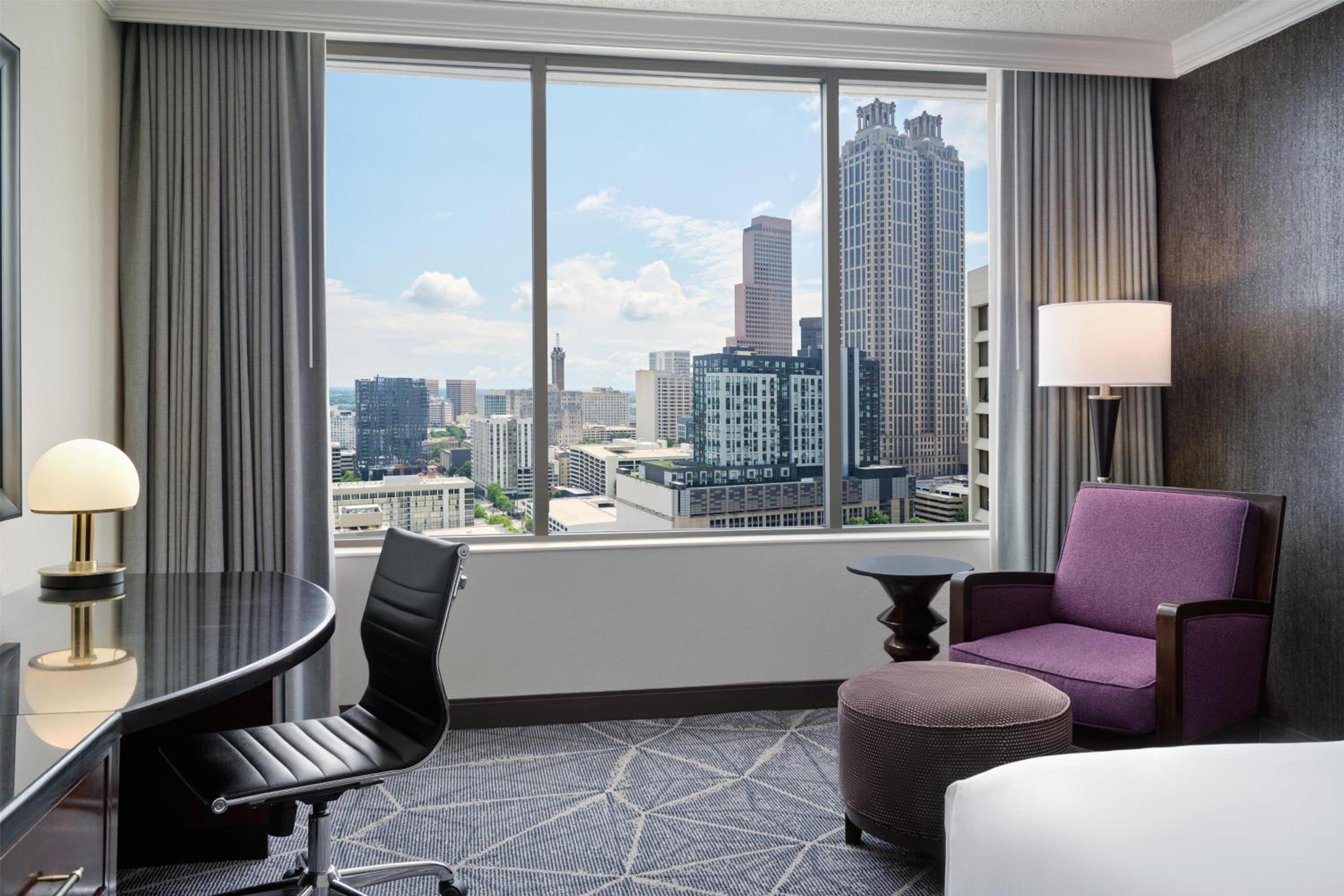 King Room with City View and Accessible Tub - Mobility Access - Photo 2