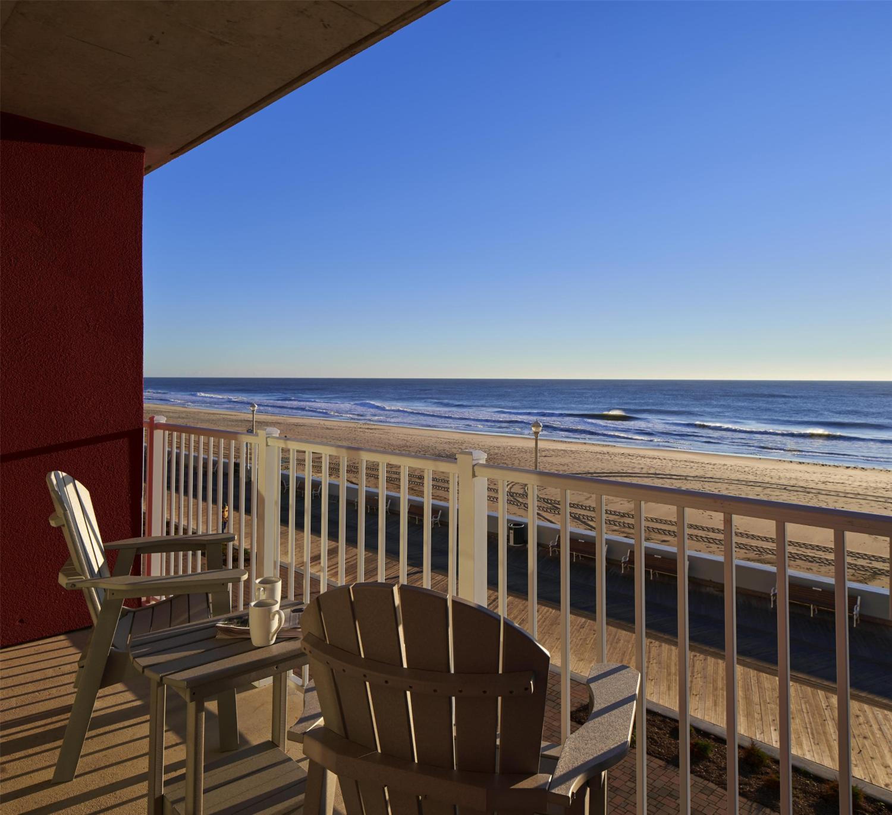 Queen Room with Two Queen Beds - Ocean Front photo 3