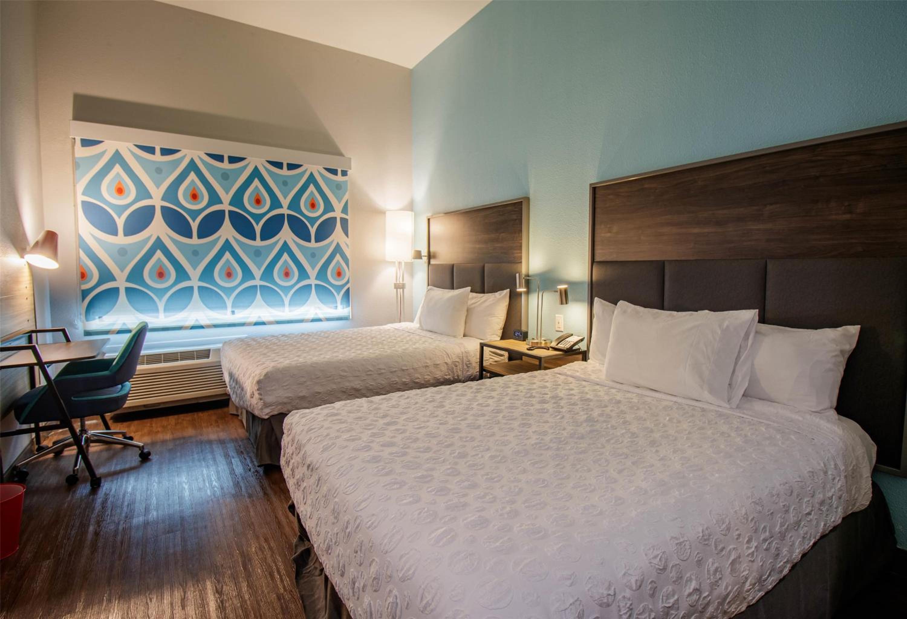Queen Room With Two Queen Beds - Mobility And Hearing Access - Photo 4