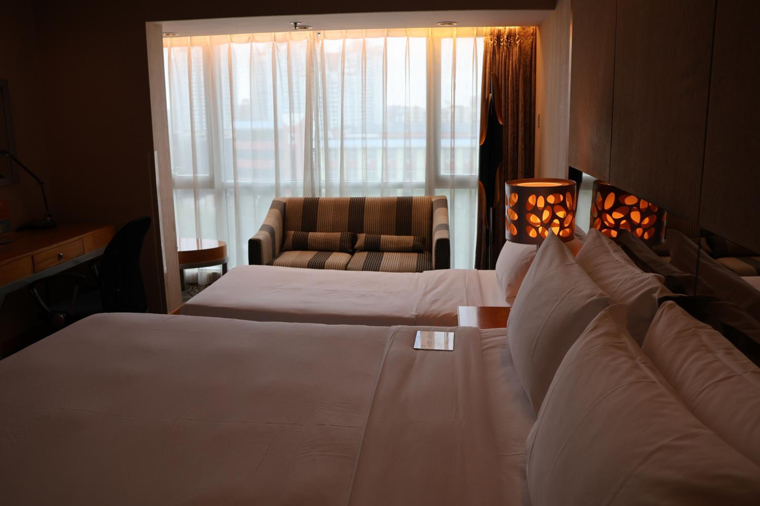 Family Room(Only 'Four Seasons' and 'Cafe 25' offer 30% discount) photo 3