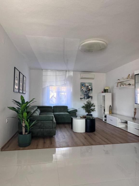 Two-Bedroom Apartment with Balcony and Terrace photo 1