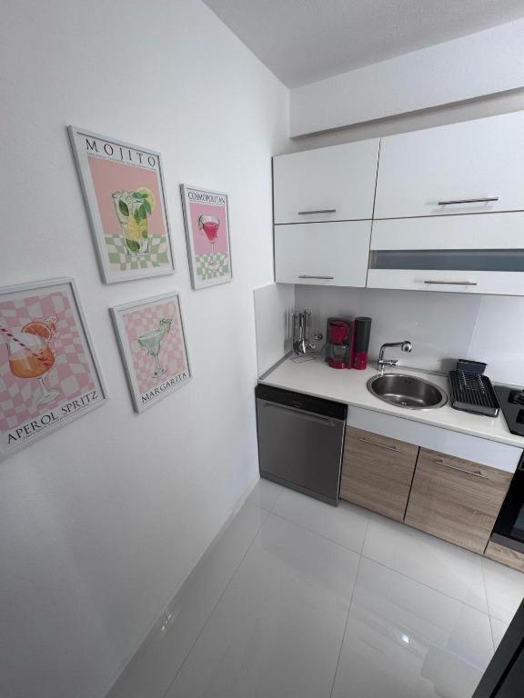 Two-Bedroom Apartment with Balcony and Terrace photo 2
