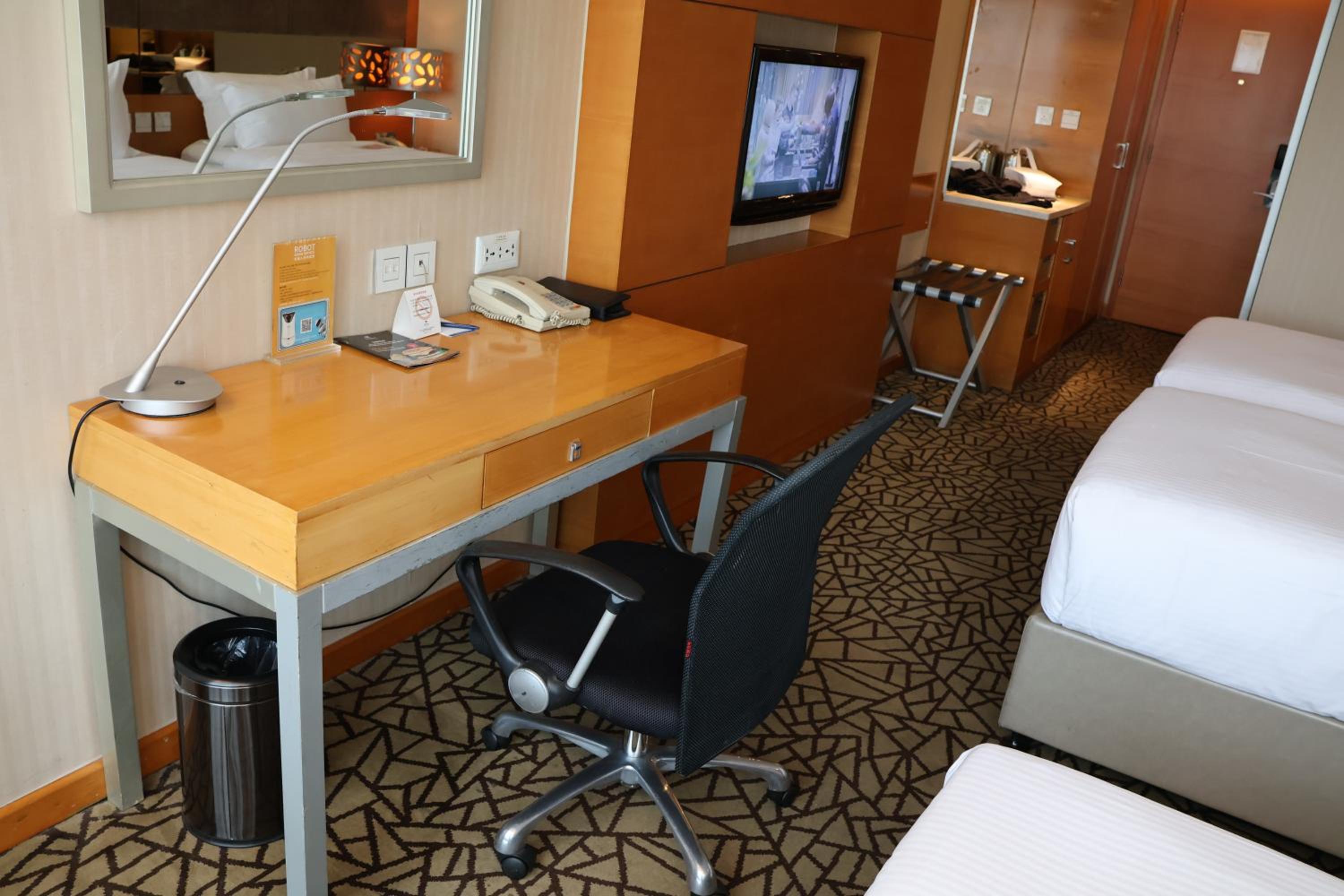Triple Room(Only 'Four Seasons' and 'Cafe 25' offer 30% discount) photo 2
