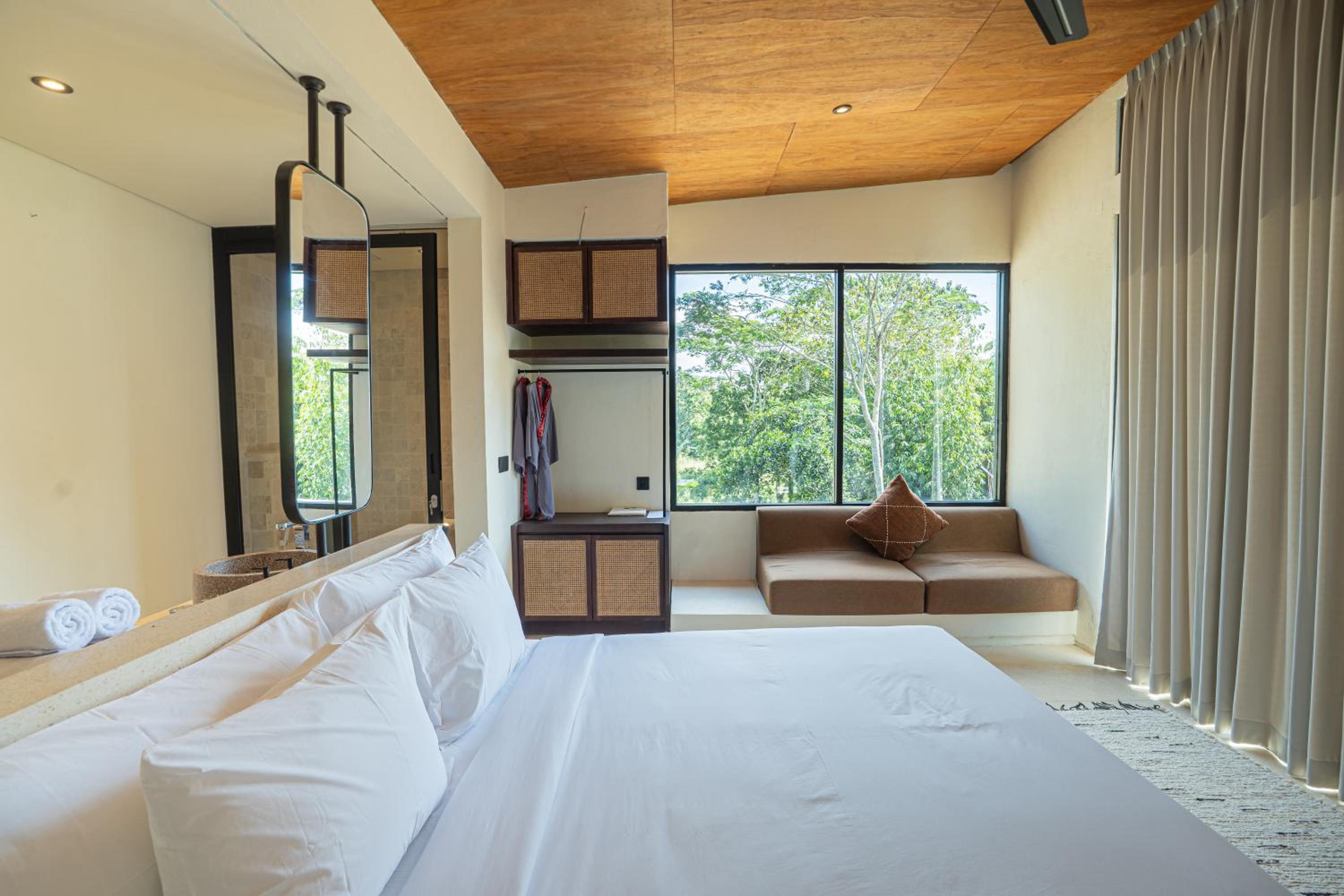 Flash Deal at Two-Bedroom Villa with Private Heated Pool photo 2