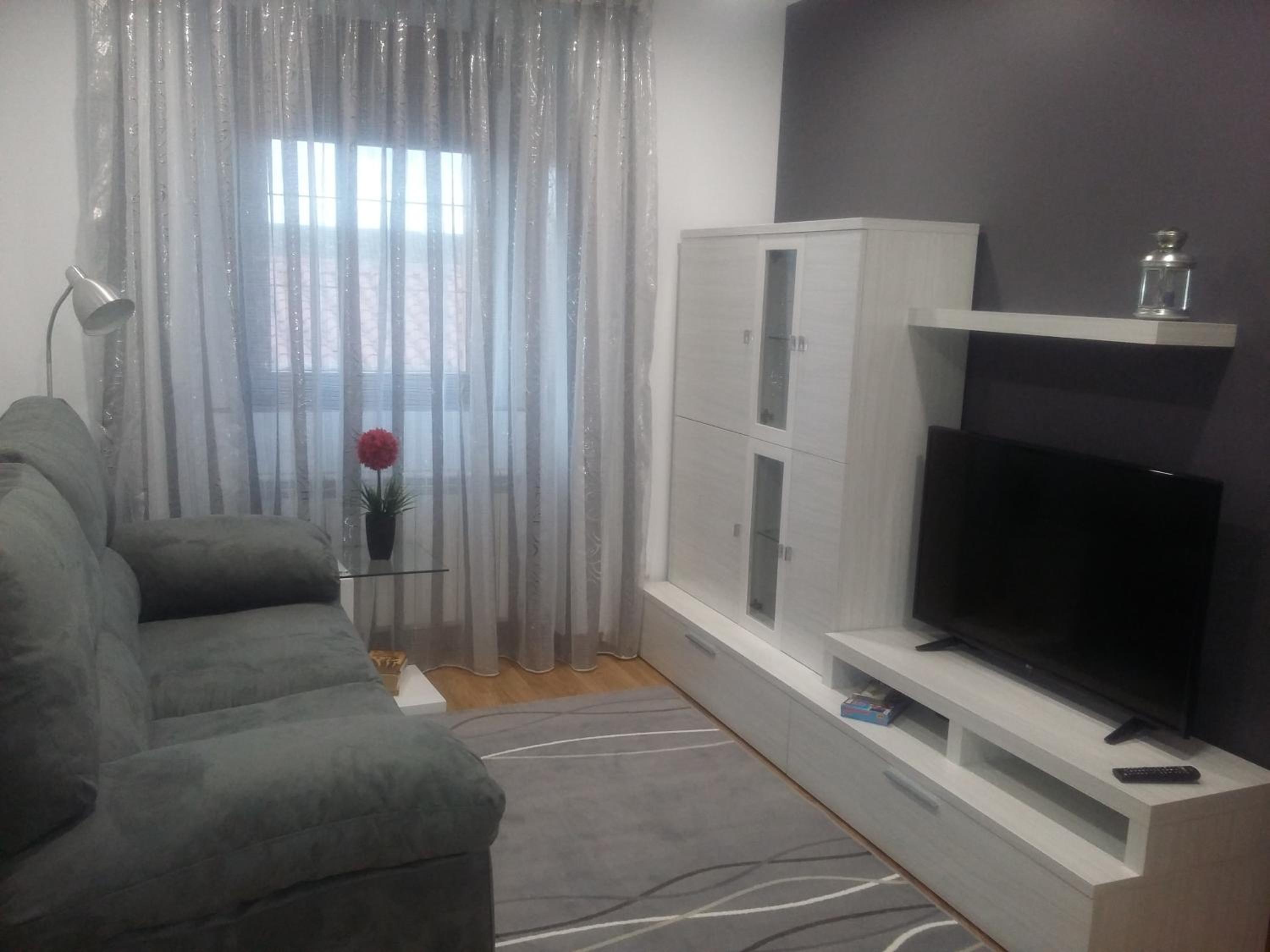 Two-Bedroom House - Upper Floor photo 2