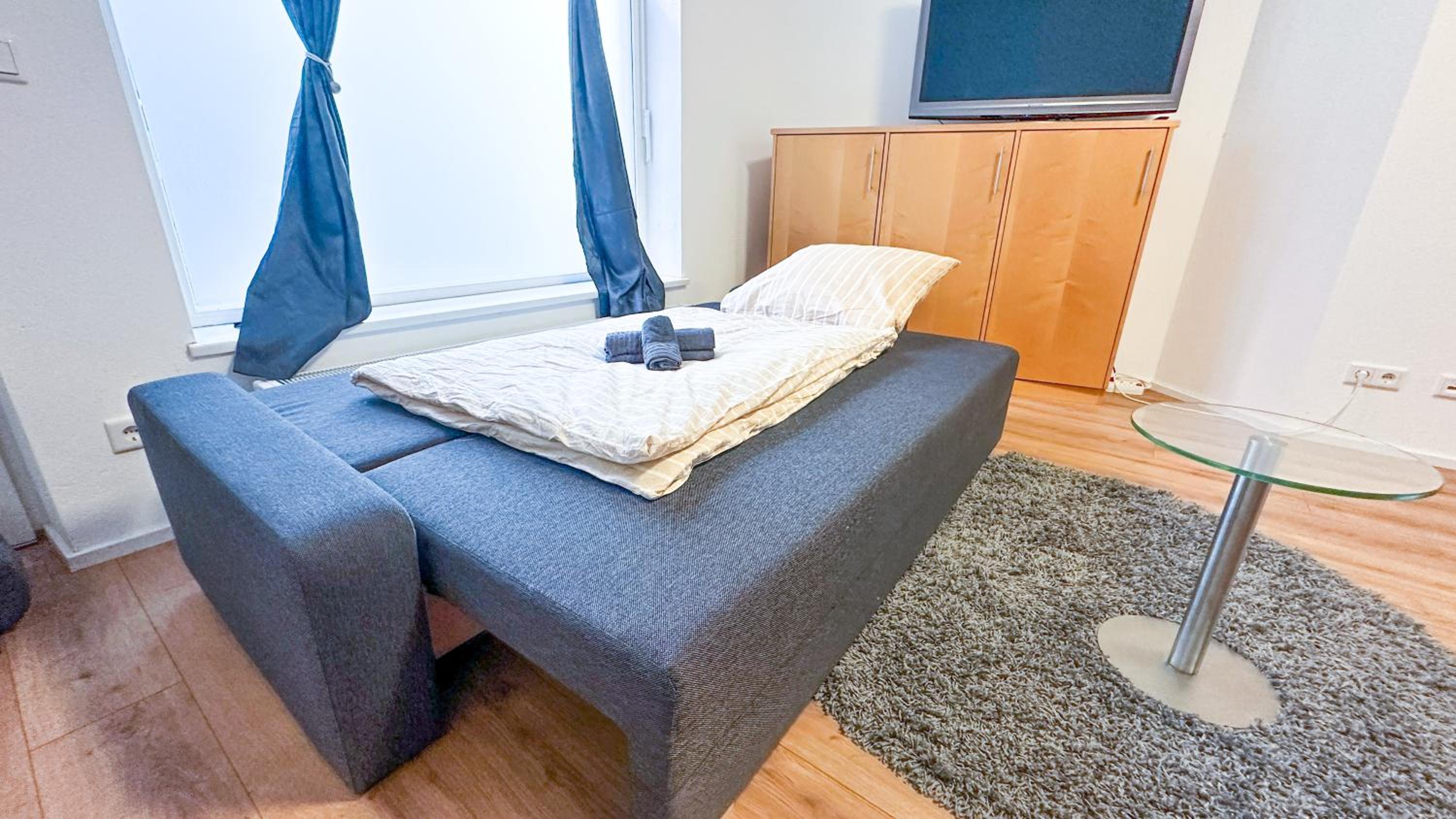 One-Bedroom Apartment with City View photo 3