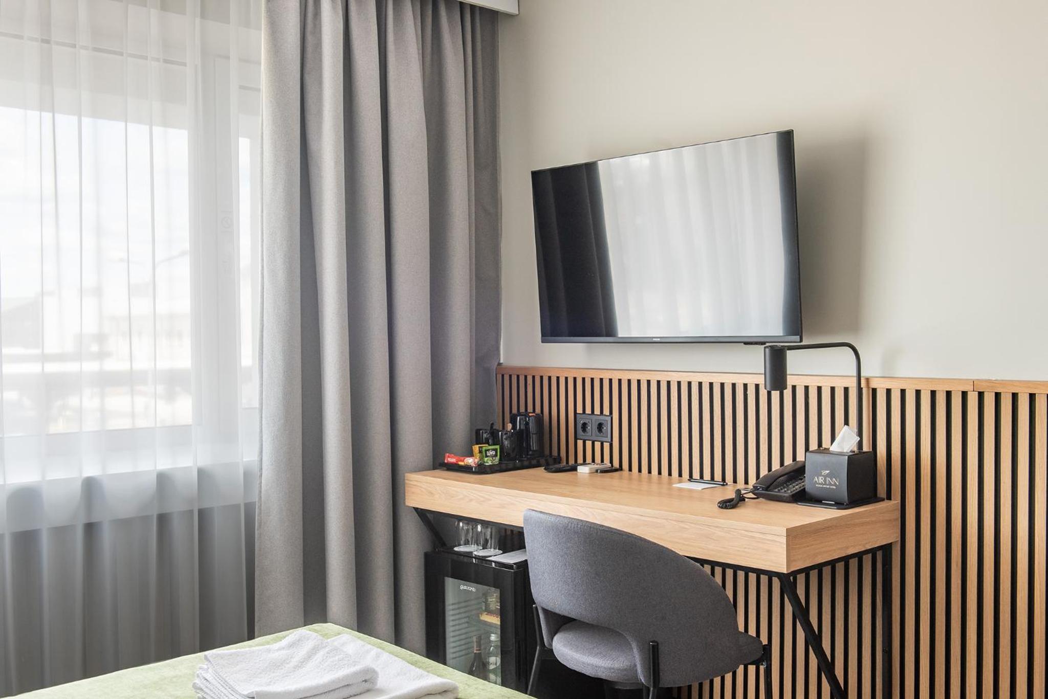 Standard Double Room with Balcony - Photo 2
