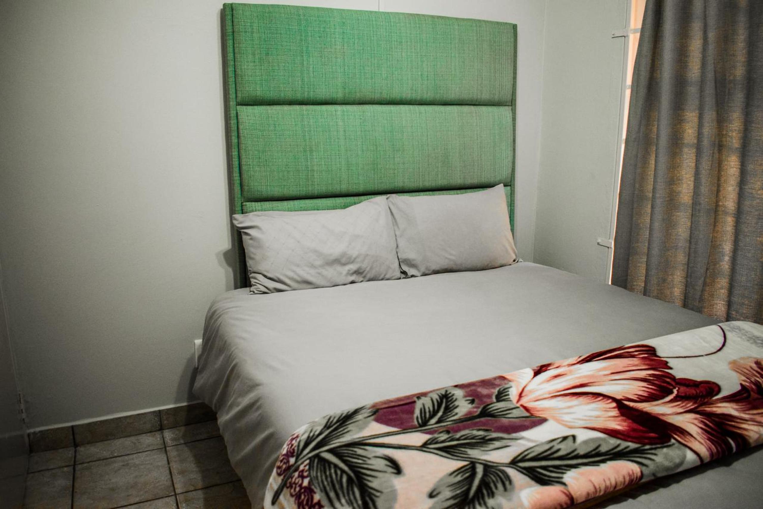 Deluxe Double or Twin Room photo 1