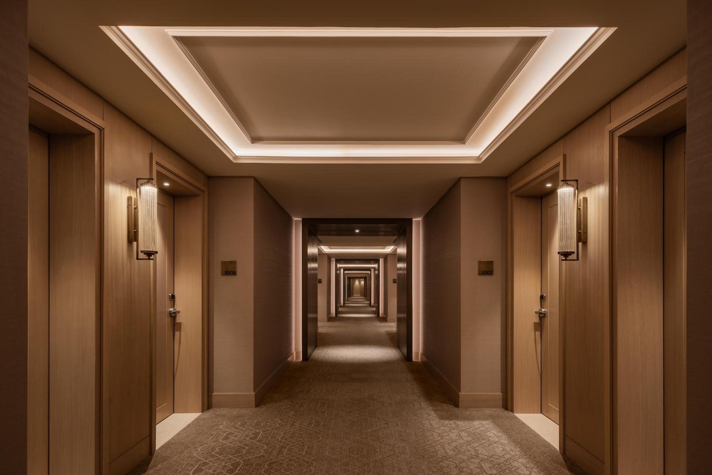 Club Room City View Twin Beds
