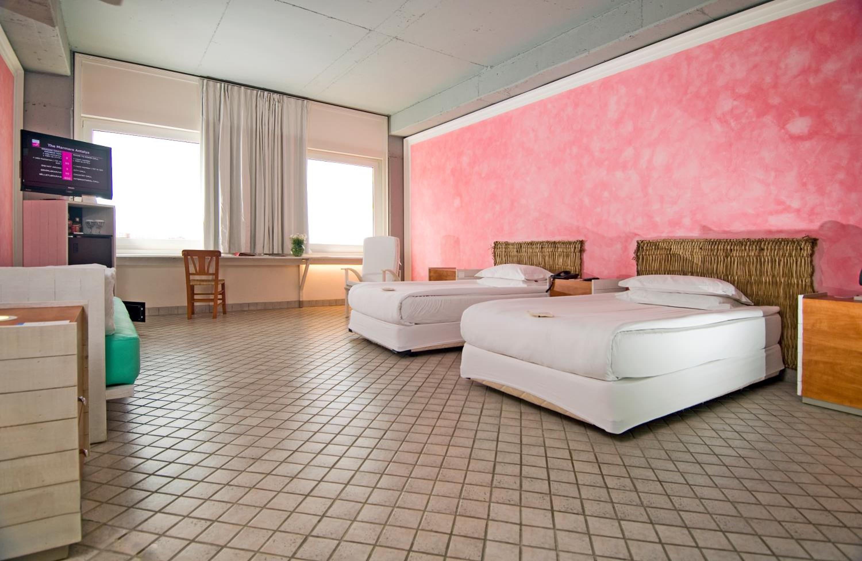 Triple Room With City View thumbnail 5
