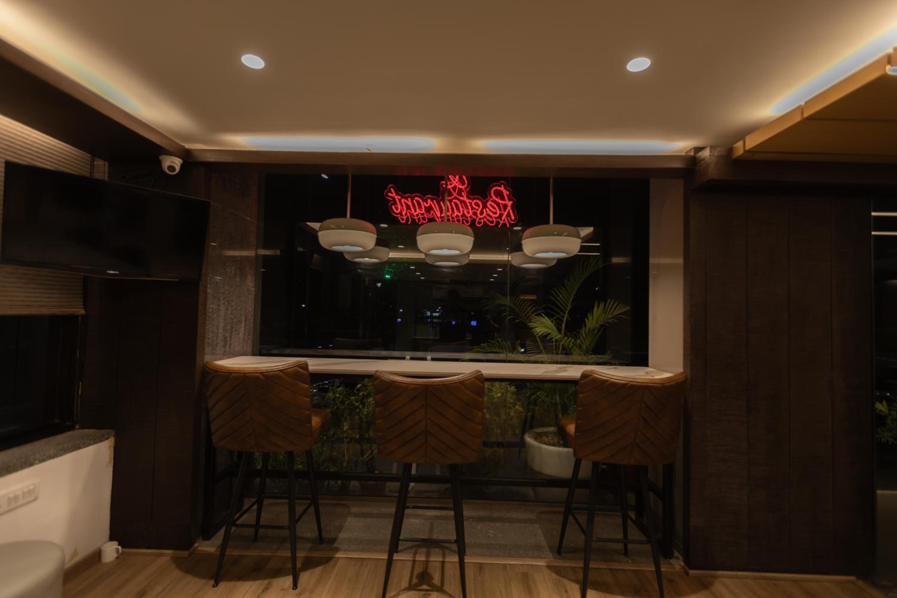 Suite - Photo 8